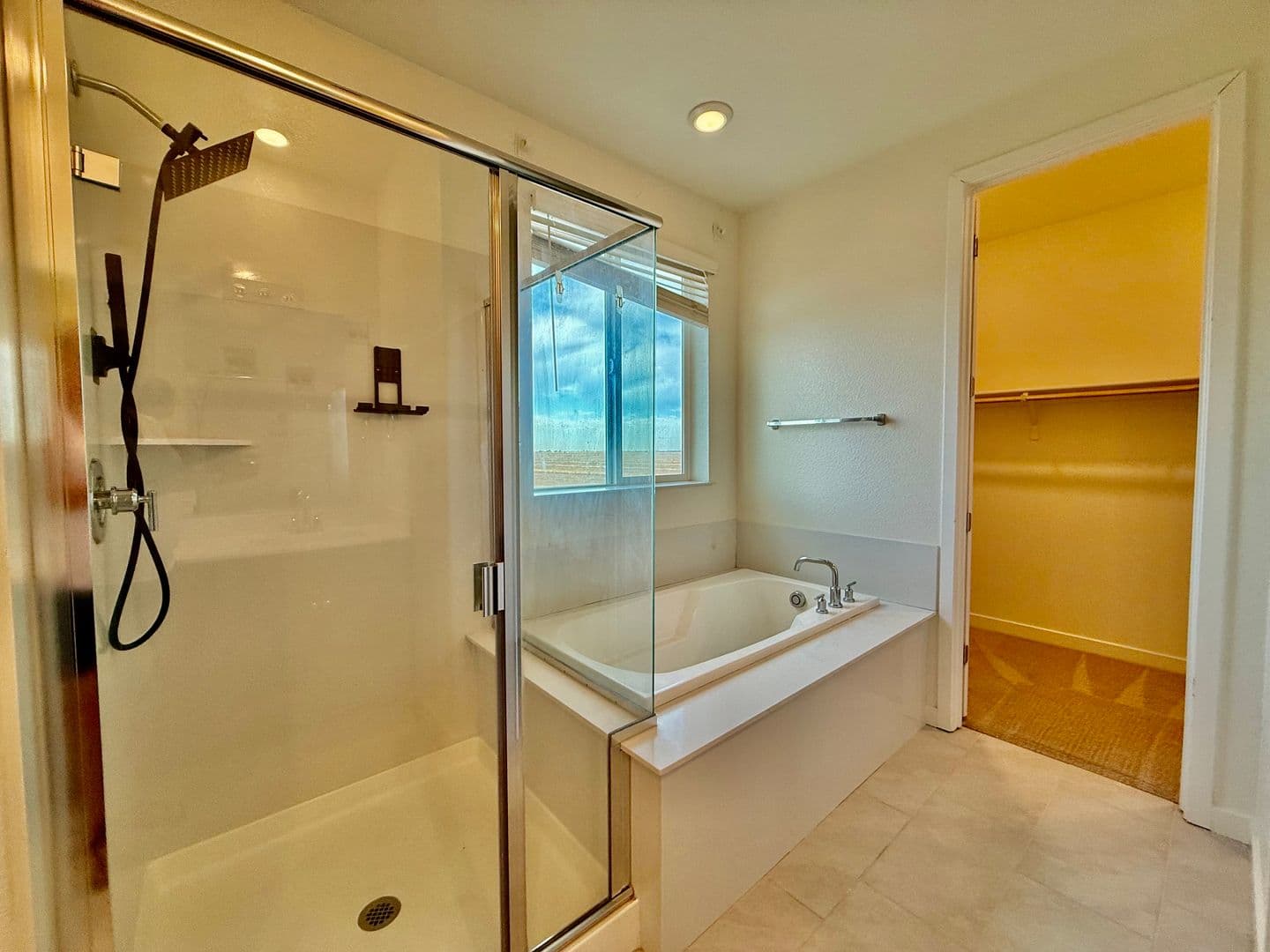 Roseville House: 7377 Moon Dream Way