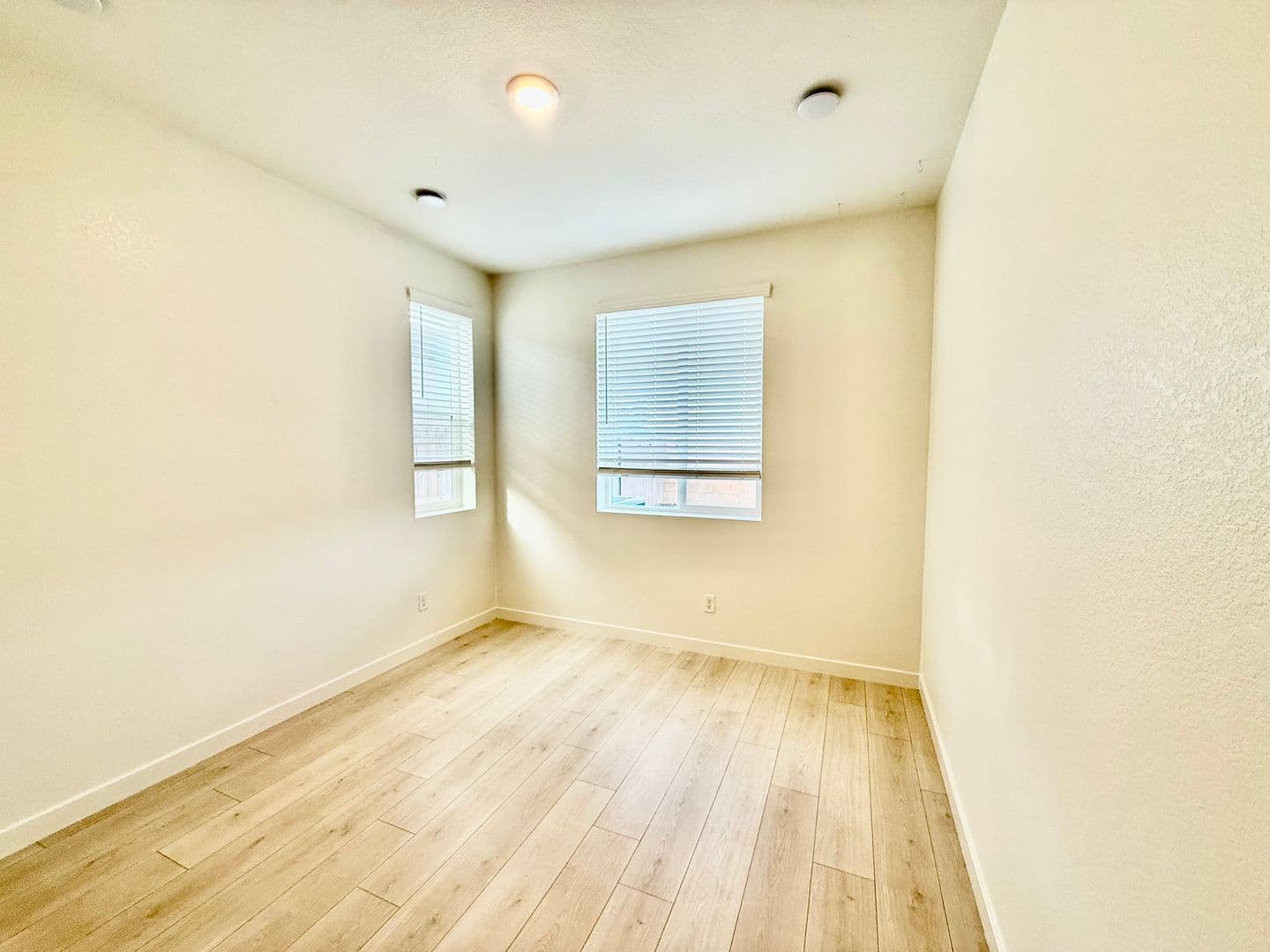 Roseville House: 7377 Moon Dream Way