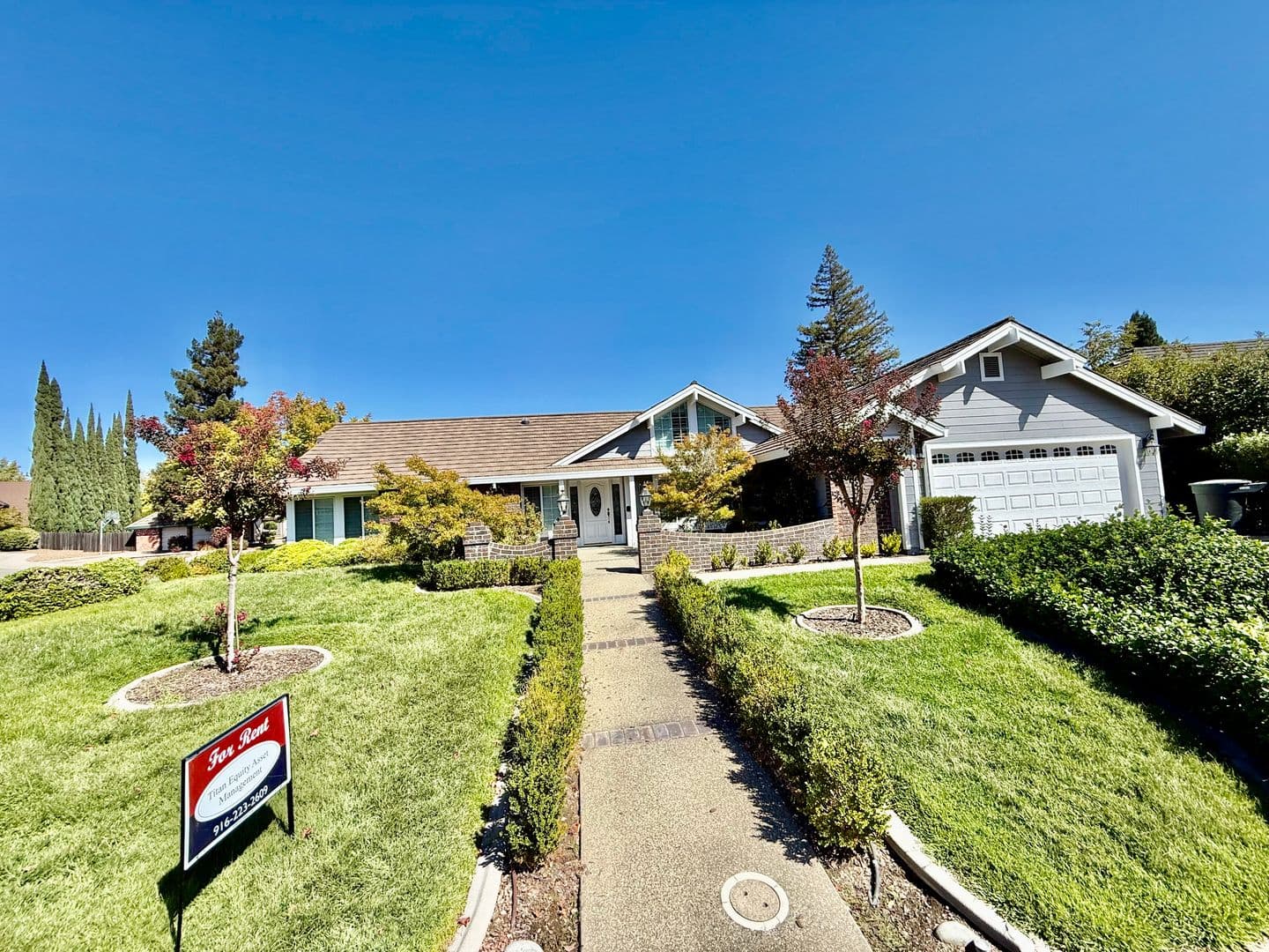 Roseville House: 1101 Newport Way