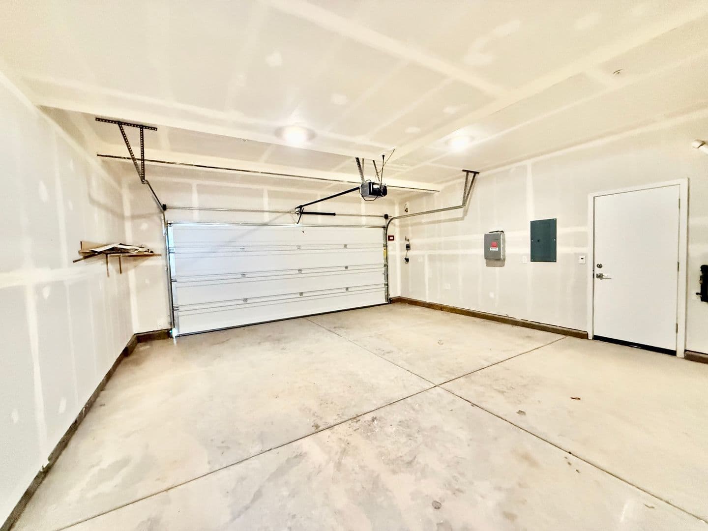 Roseville House: 7377 Moon Dream Way
