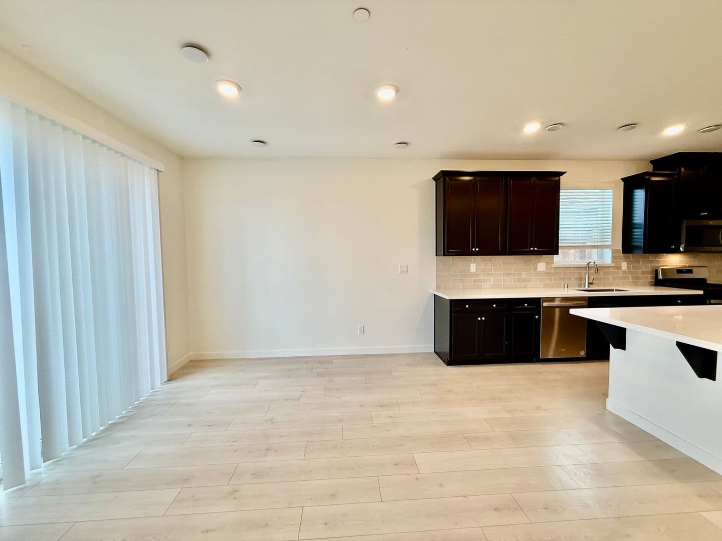 Roseville House: 7377 Moon Dream Way