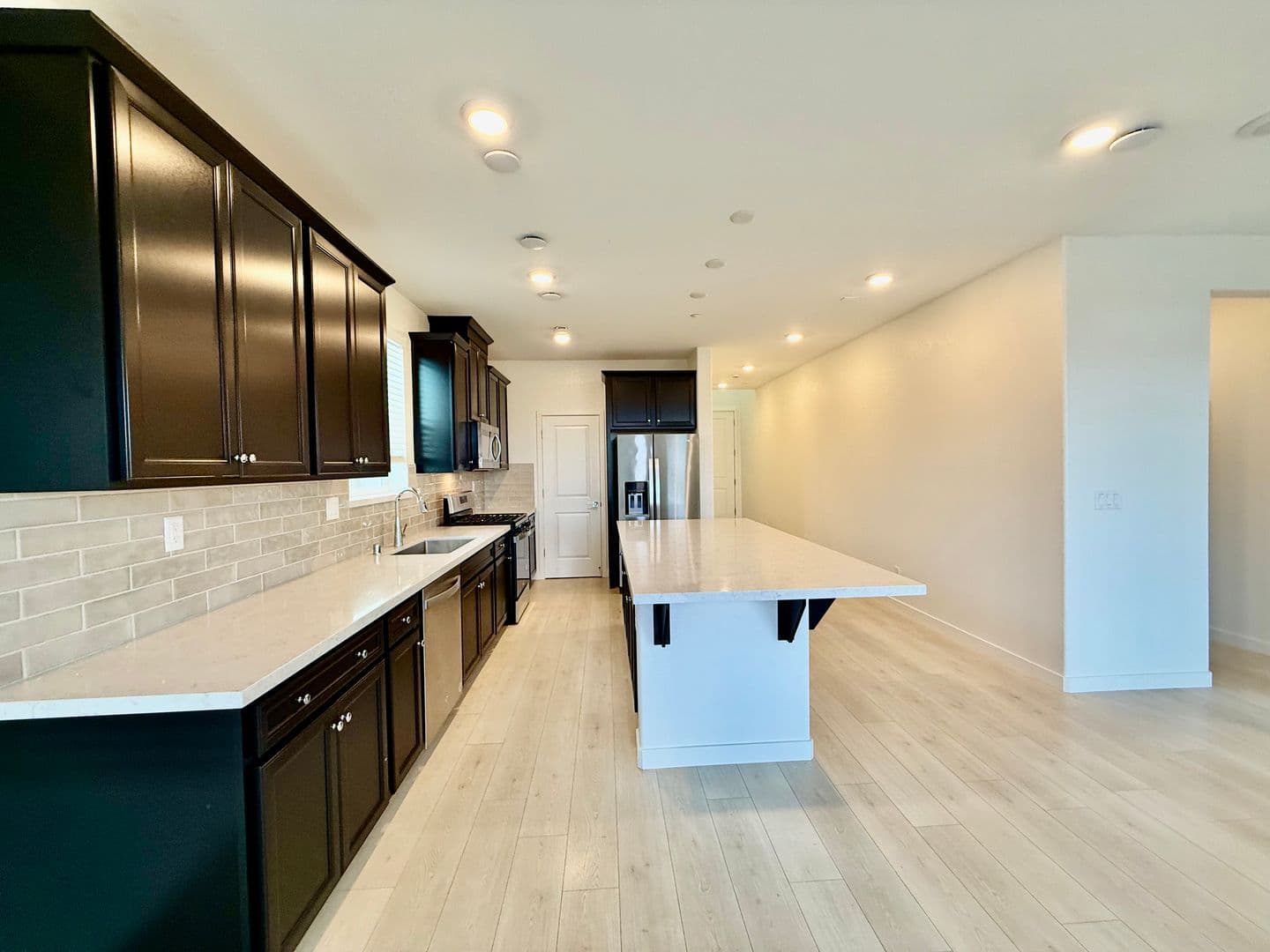 Roseville House: 7377 Moon Dream Way