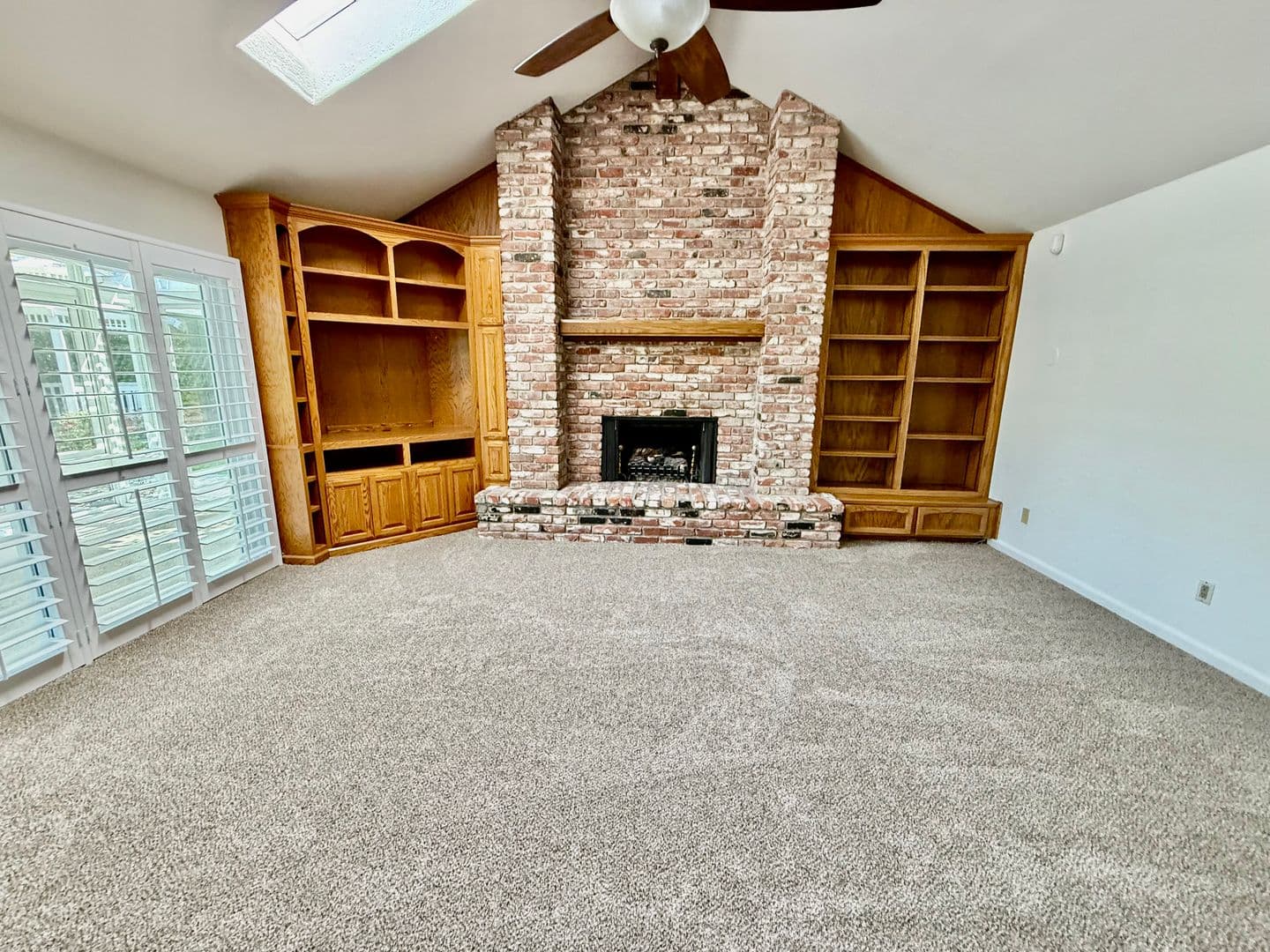 Roseville House: 1101 Newport Way