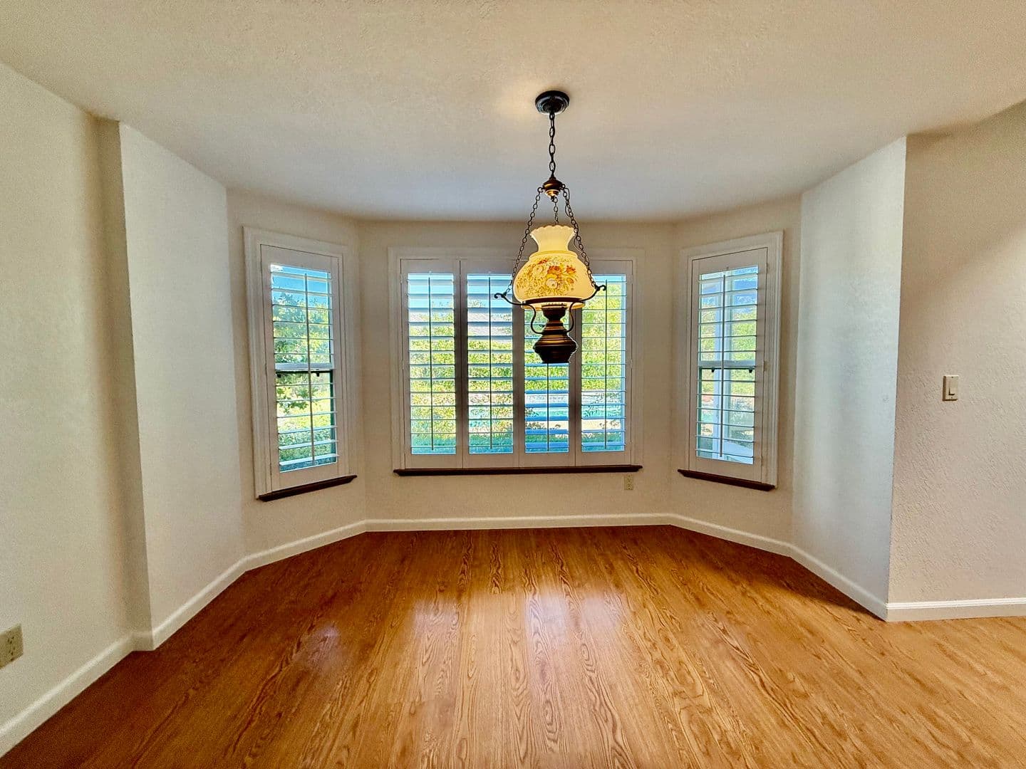 Roseville House: 1101 Newport Way