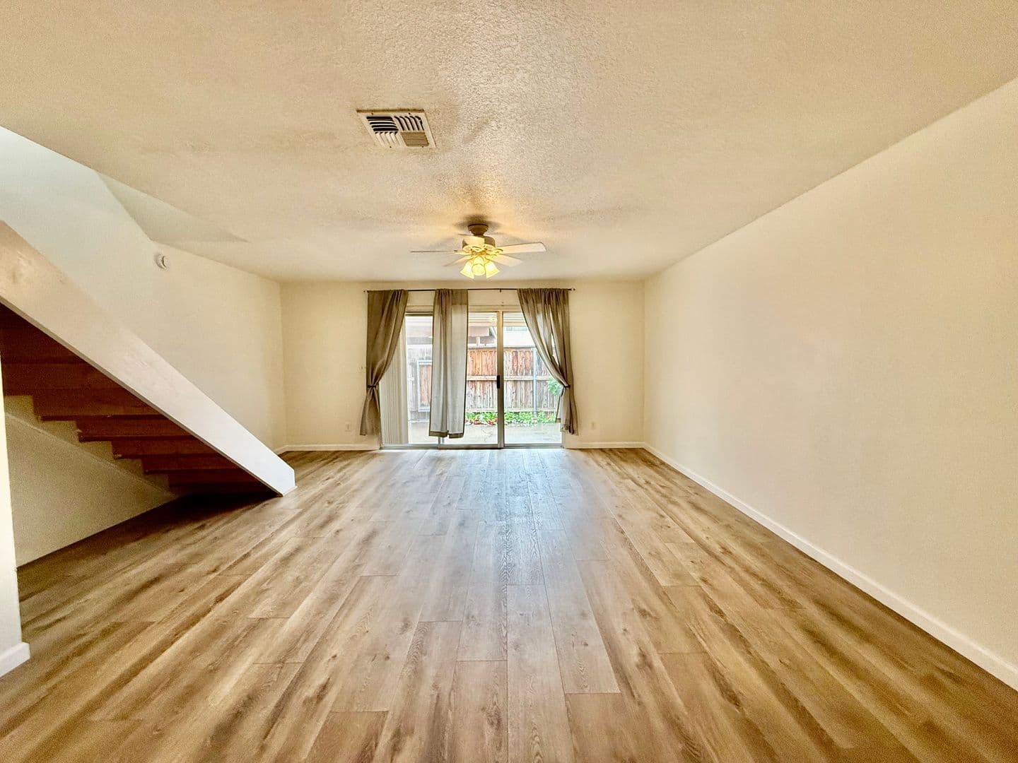 Carmichael Townhome: 6203 Via Casitas