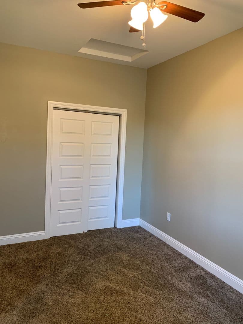 Willows Apartment: 117 S. Yolo St.