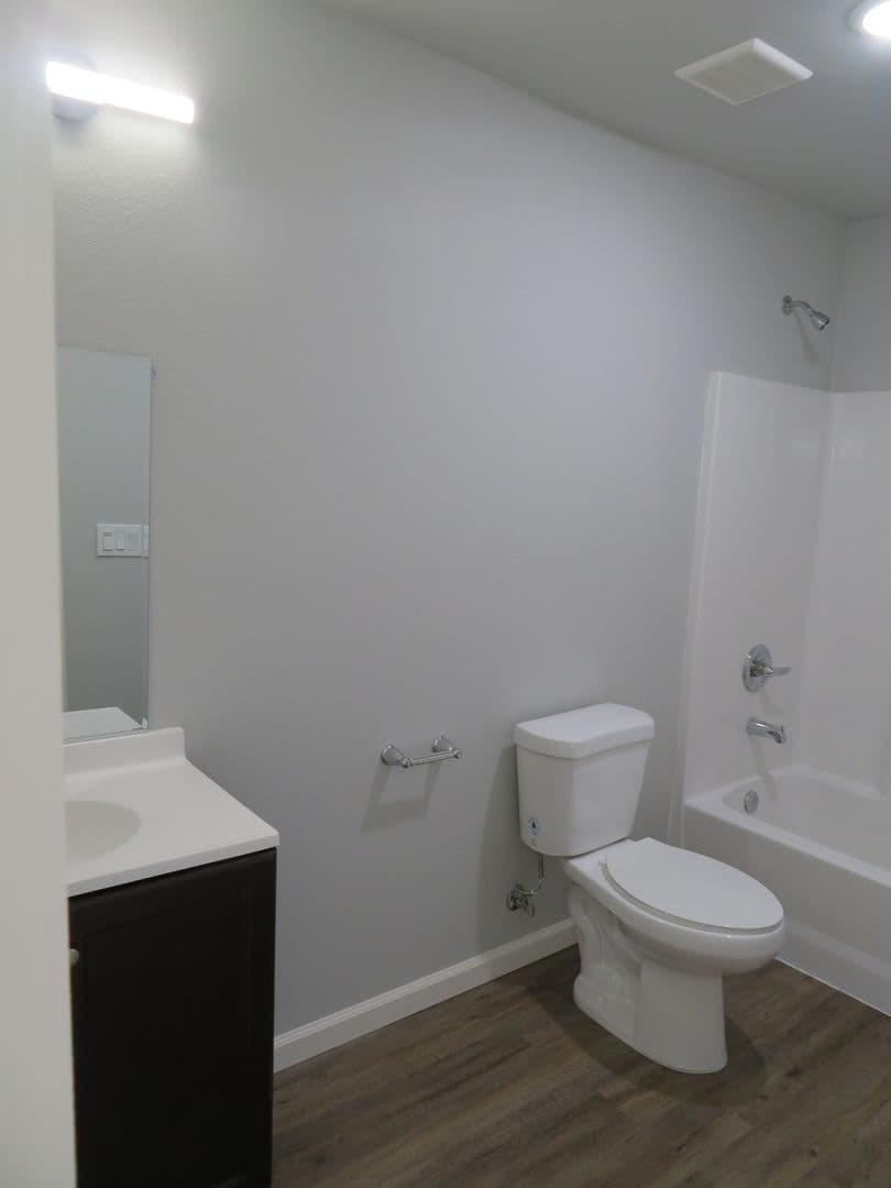 Willows Apartment: 601 N. Tehama St.