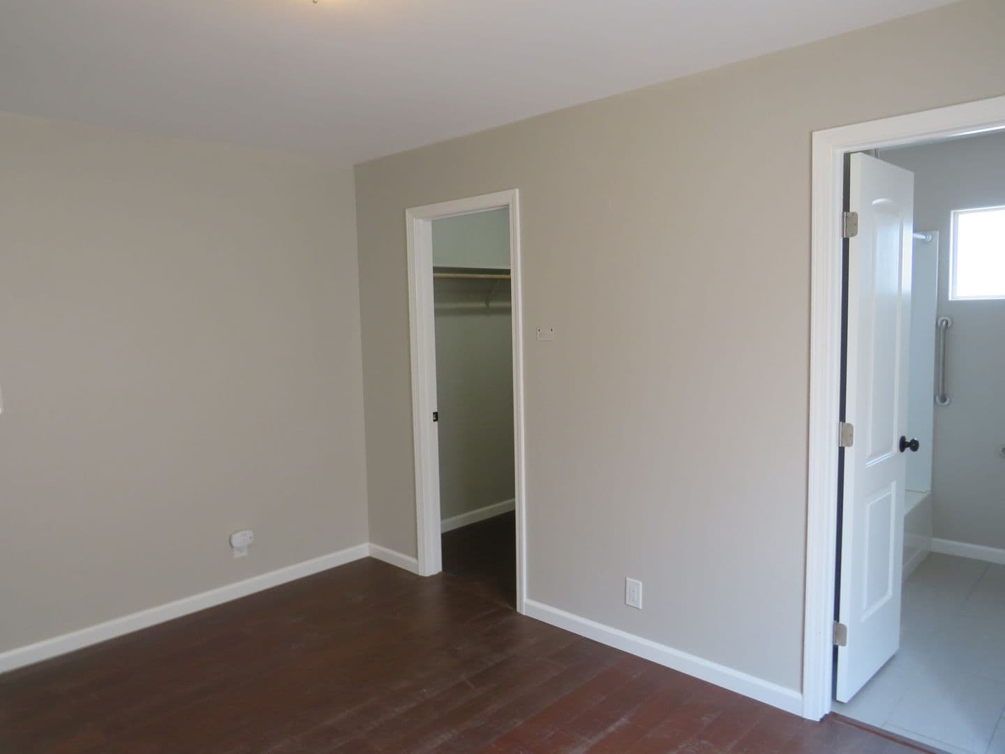 Willows Apartment: 337 N. Merrill Ave