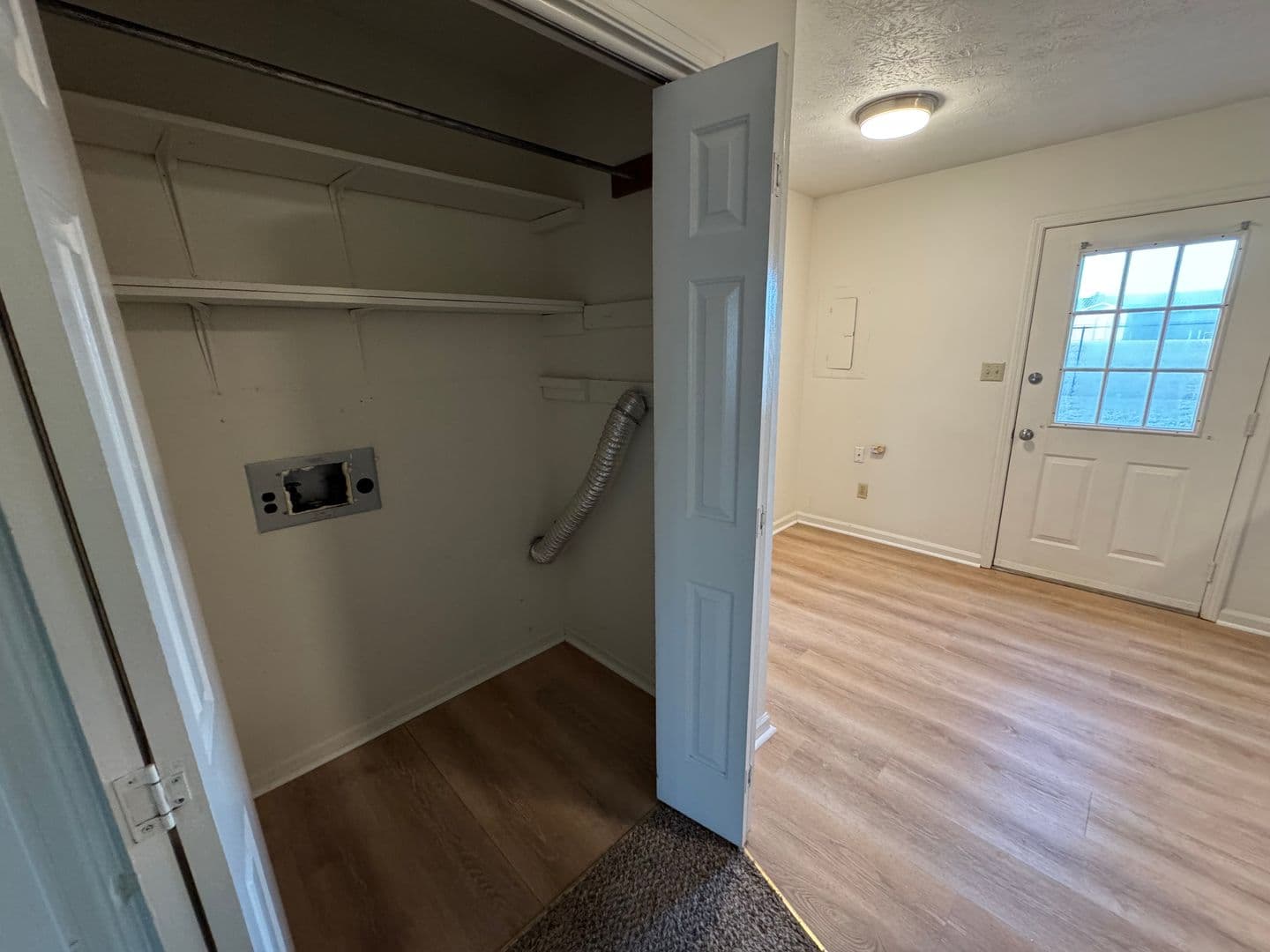 Paducah Apartment: 107 Grogan Circle
