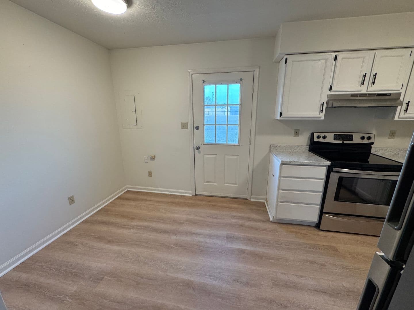 Paducah Apartment: 107 Grogan Circle