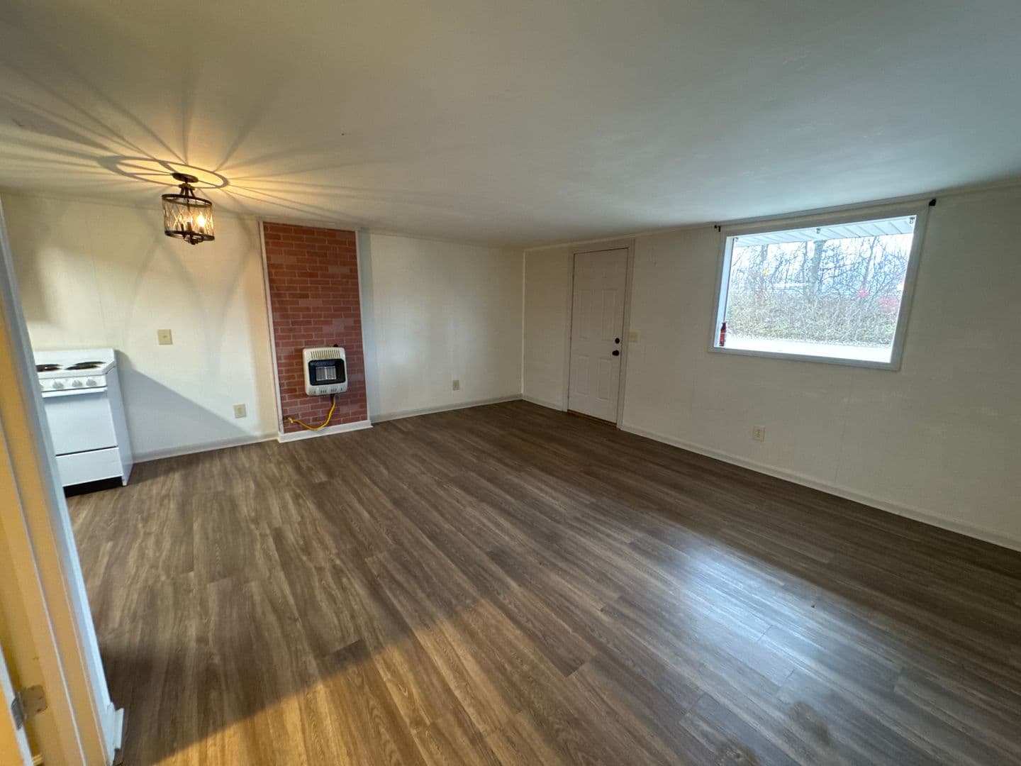 Grand Rivers Apartment: 721 US HWY 62