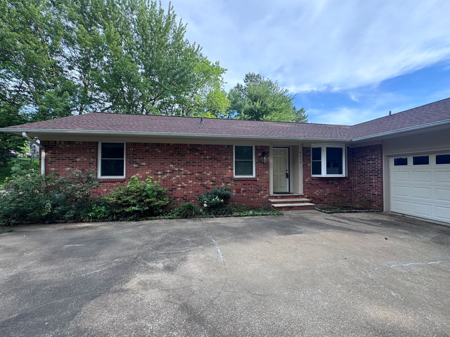 Paducah House: 4430 Chicadee Drive