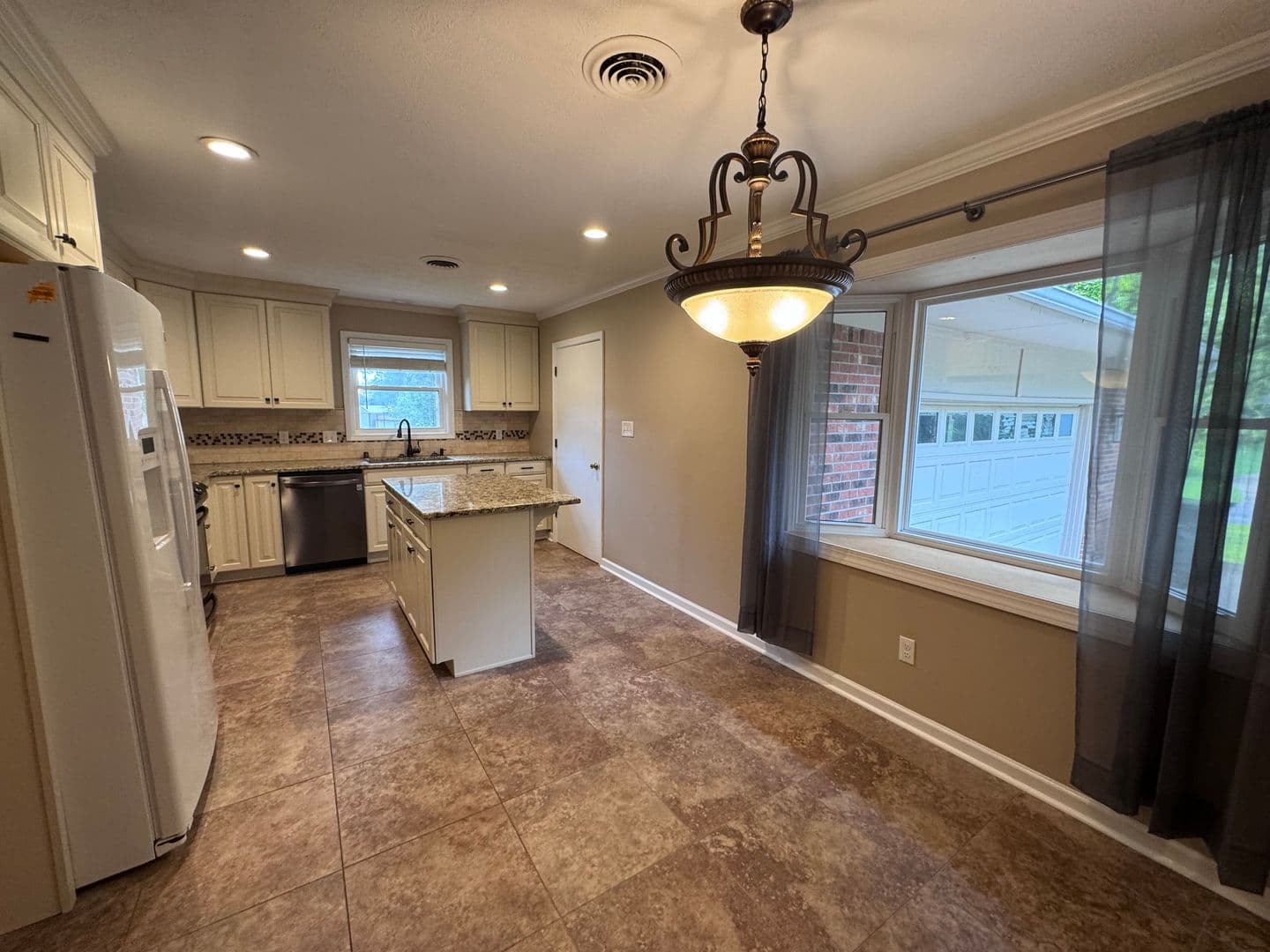 Paducah House: 4430 Chicadee Drive