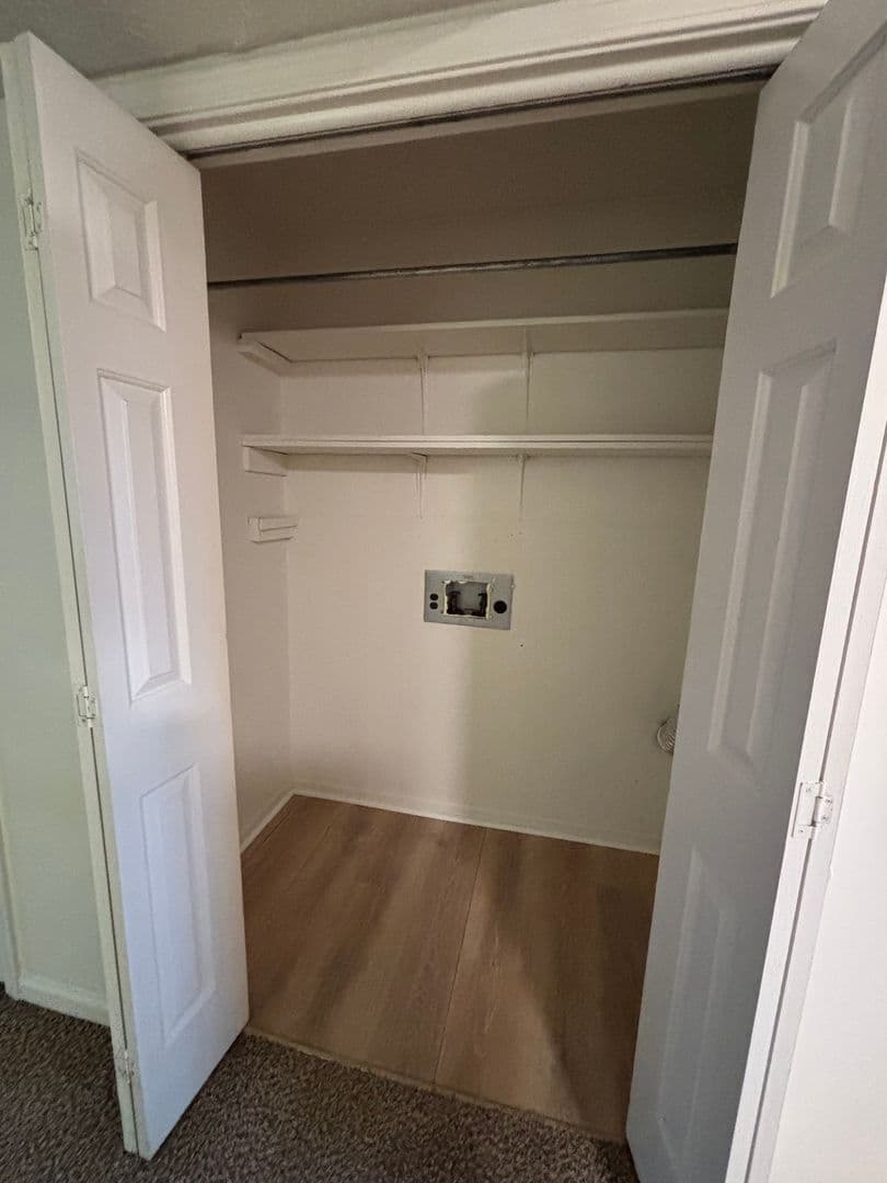 Paducah Apartment: 107 Grogan Circle