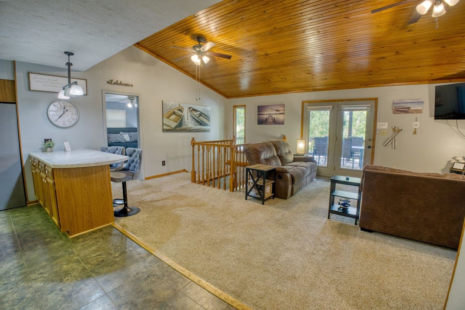 Eddyville Apartment: 75 Forest Glenn Drive - Lakeside Cabin