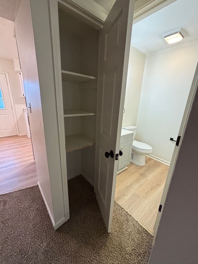 Paducah Apartment: 107 Grogan Circle