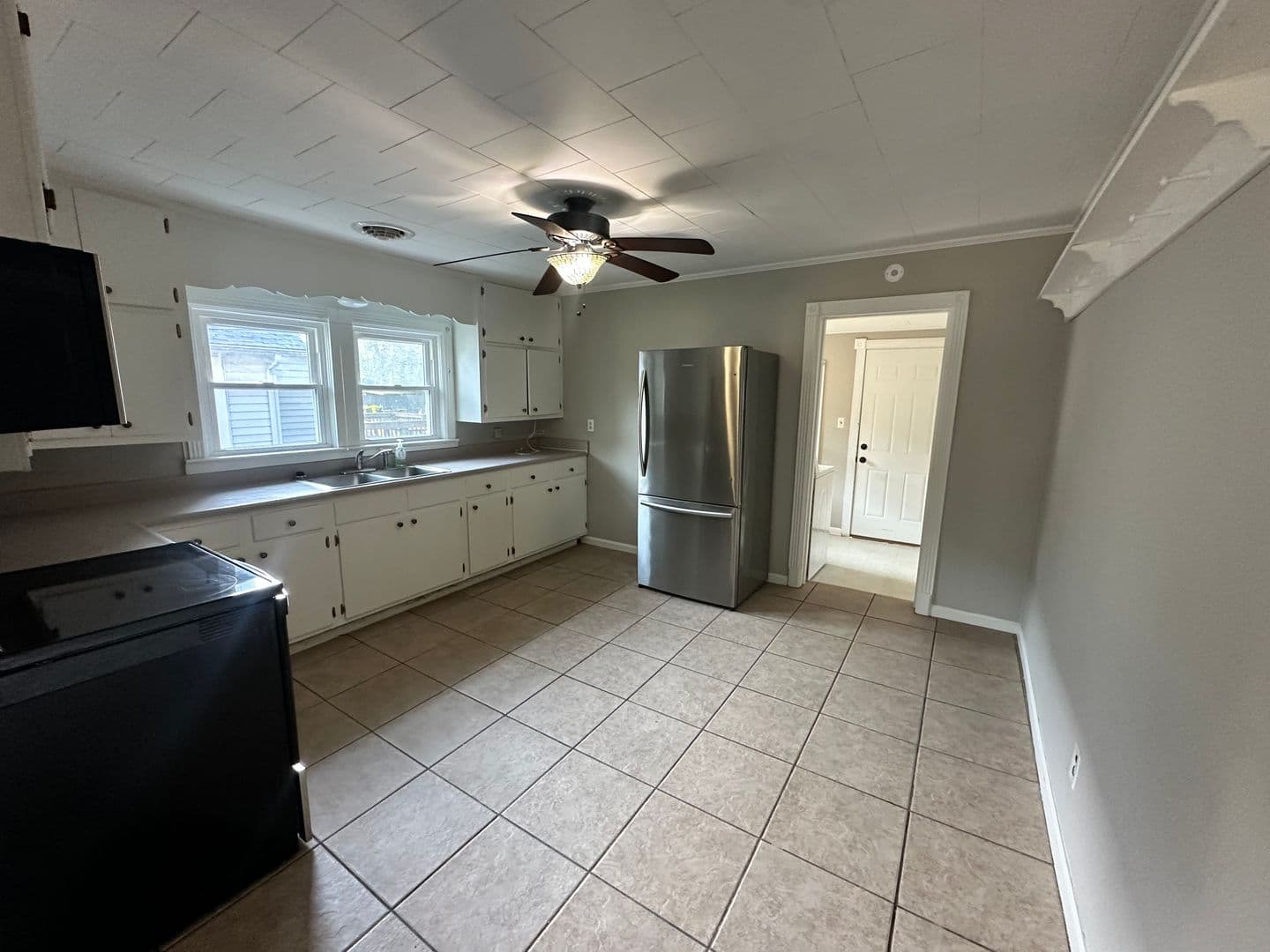Benton House: 303 W 8th Street