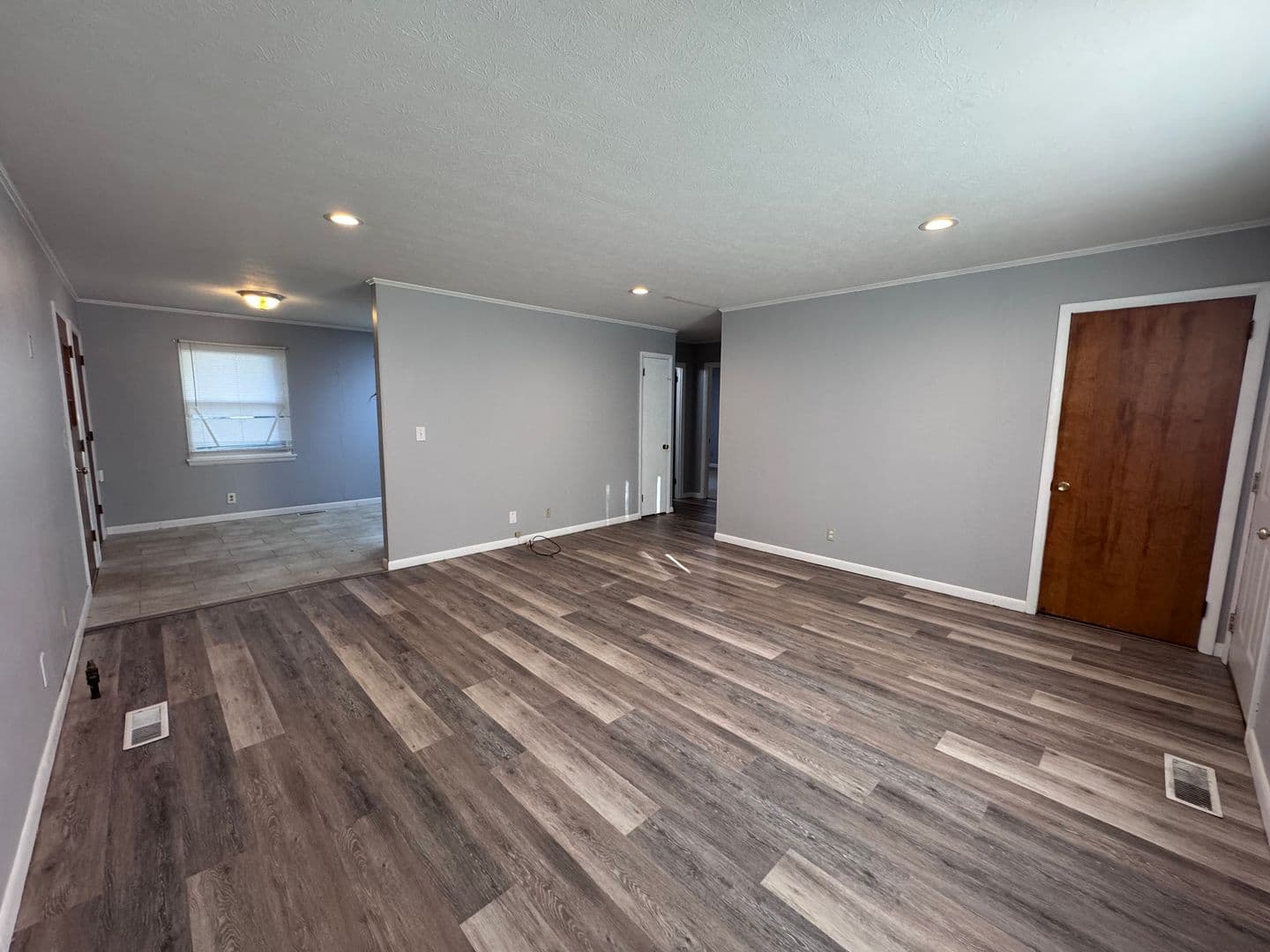 Calvert City Apartment: 937 E 6th Ave