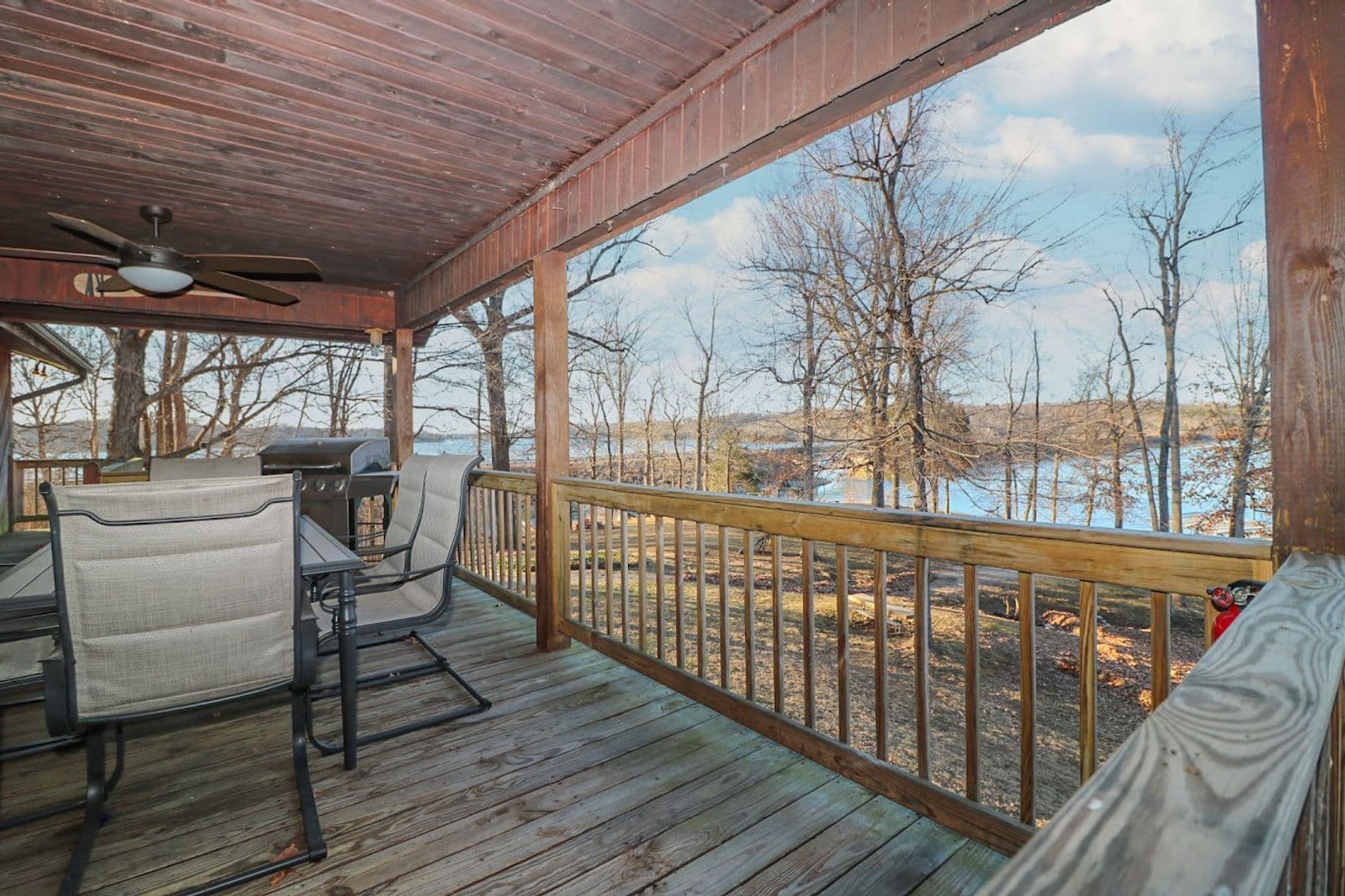 Eddyville Apartment: 75 Forest Glenn Drive - Lakeside Cabin