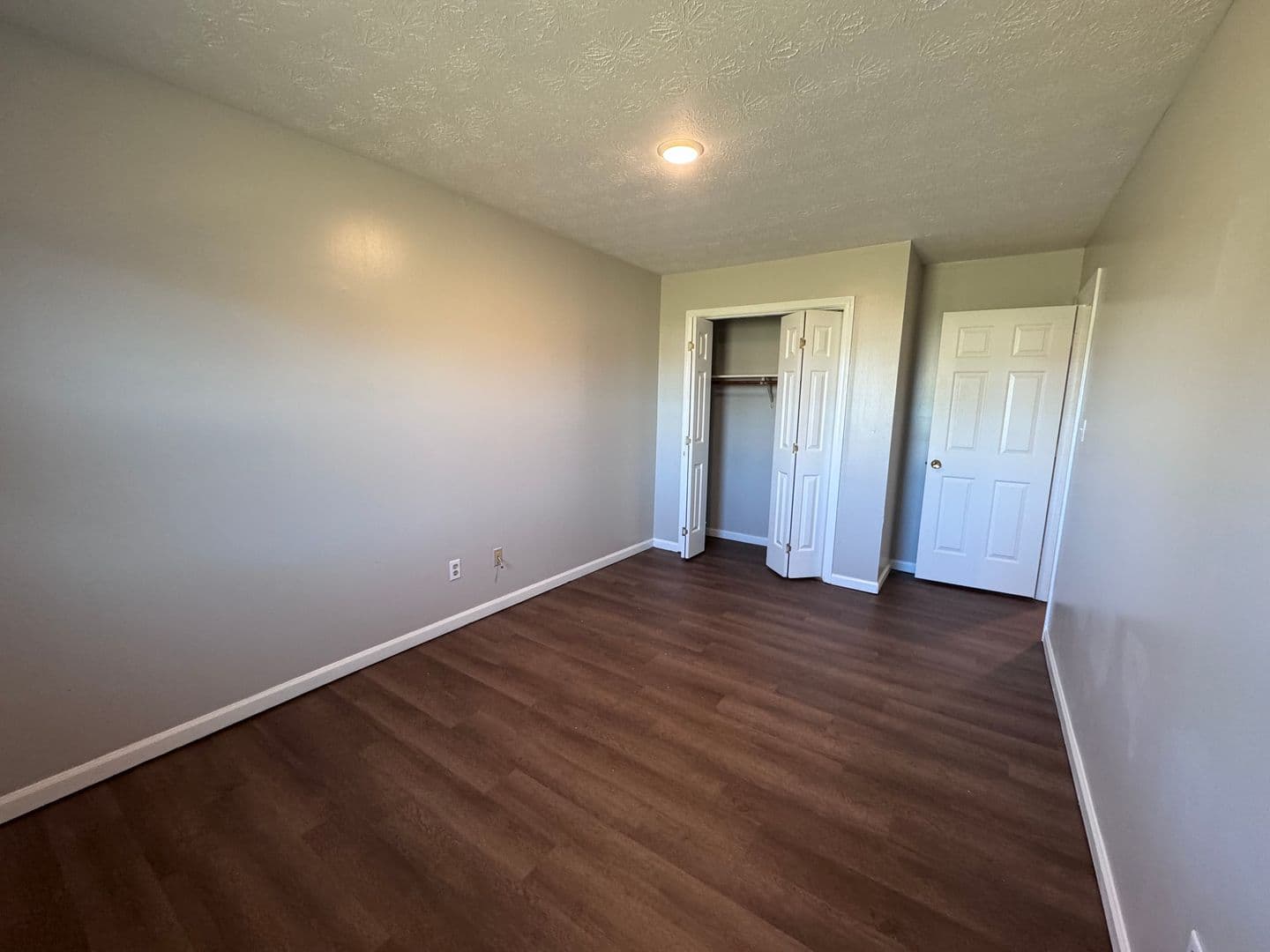 Paducah Apartment: 107 Grogan Circle