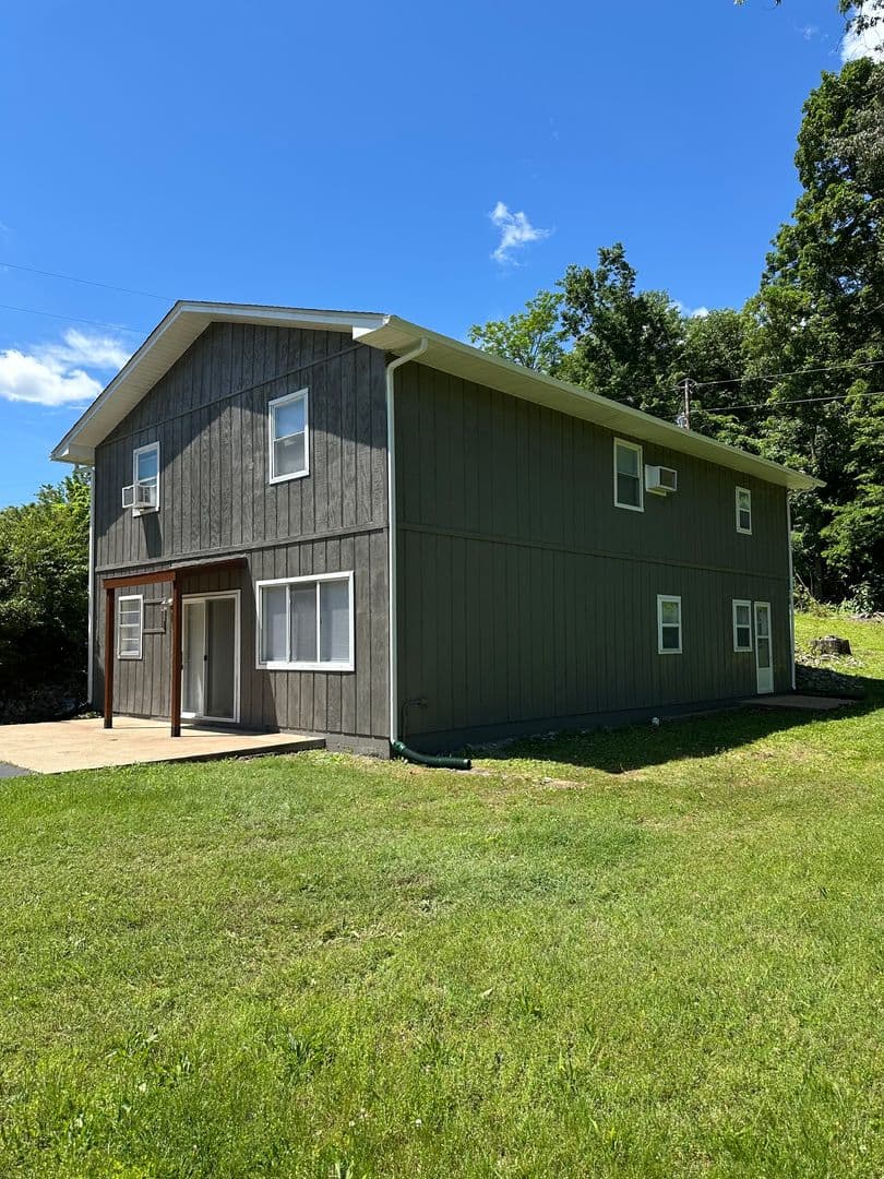 Grand Rivers Apartment: 630 Jennings Road