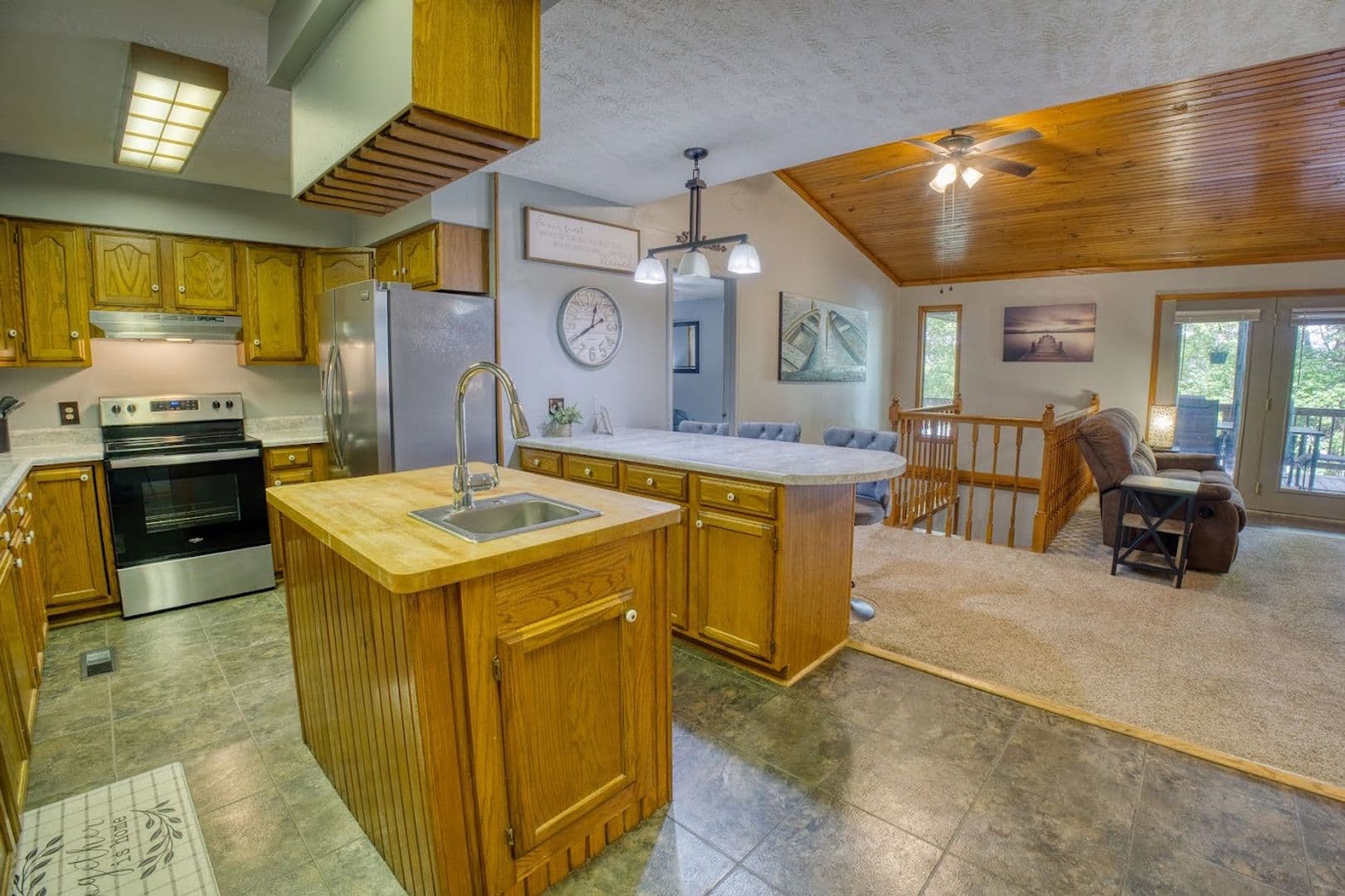 Eddyville Apartment: 75 Forest Glenn Drive - Lakeside Cabin
