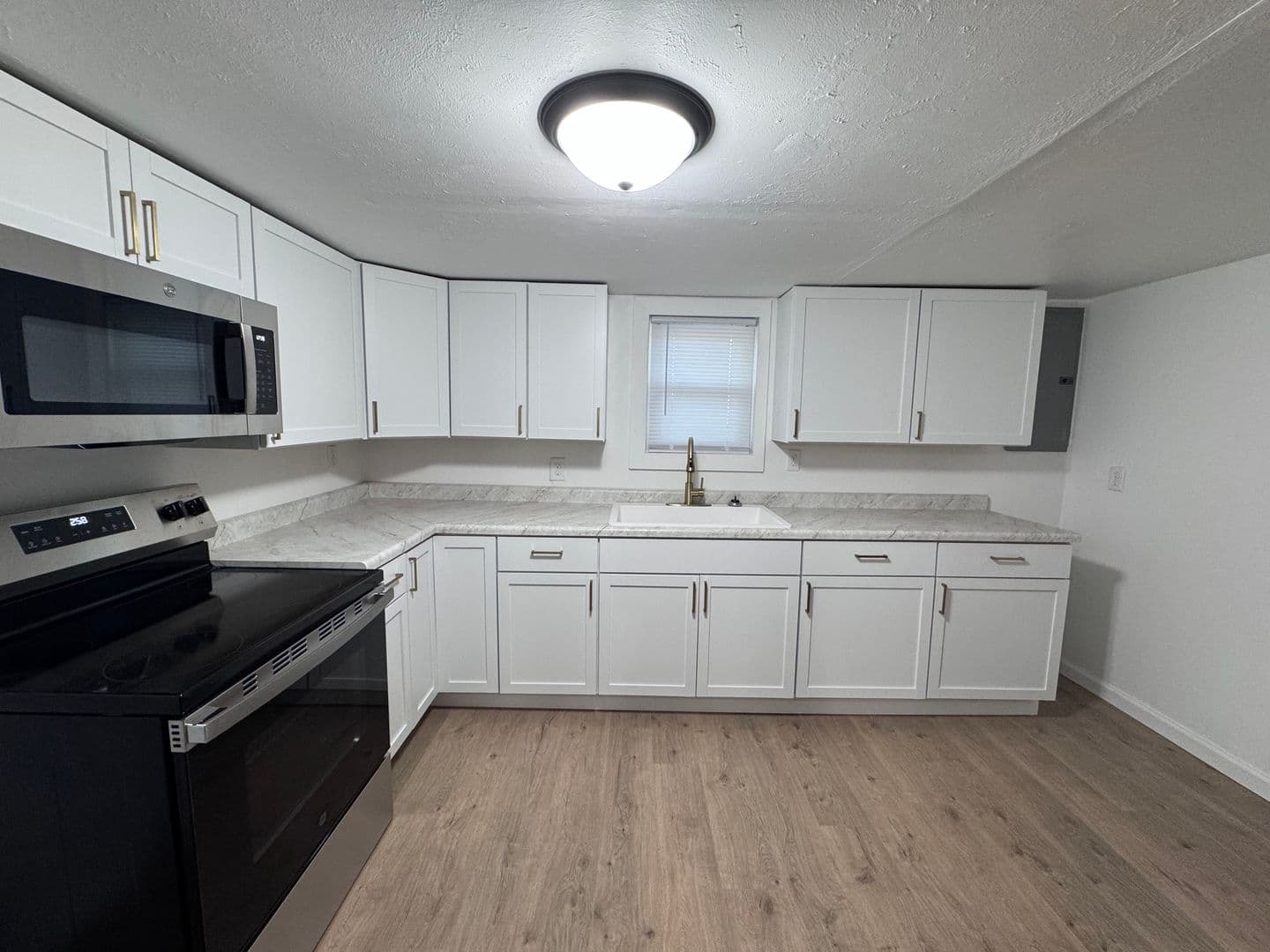 Kevil House: 11450 Bonham
