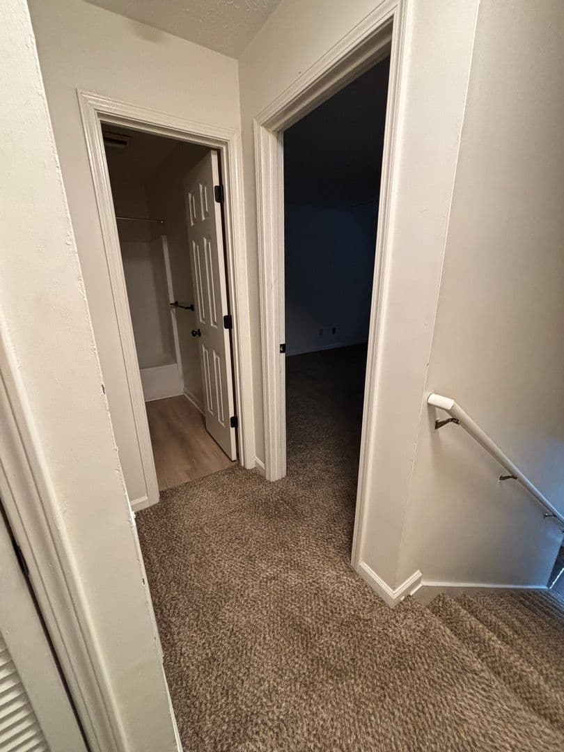Paducah Apartment: 107 Grogan Circle