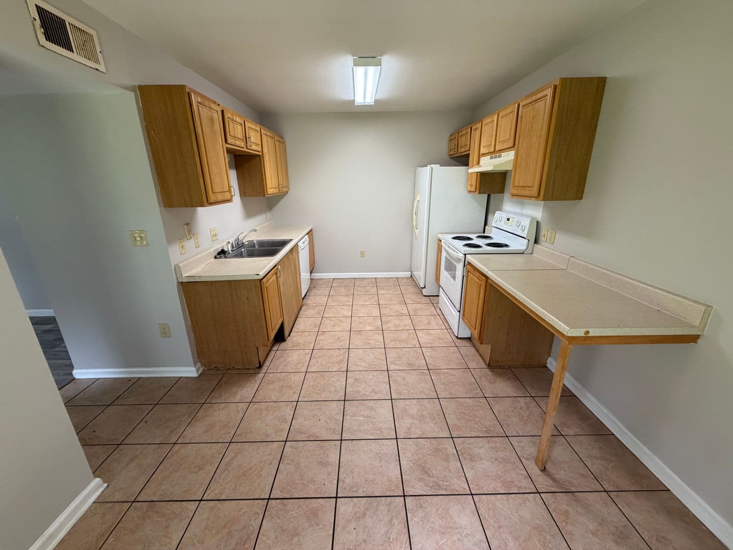 Murray Apartment: 1121 Transit Way