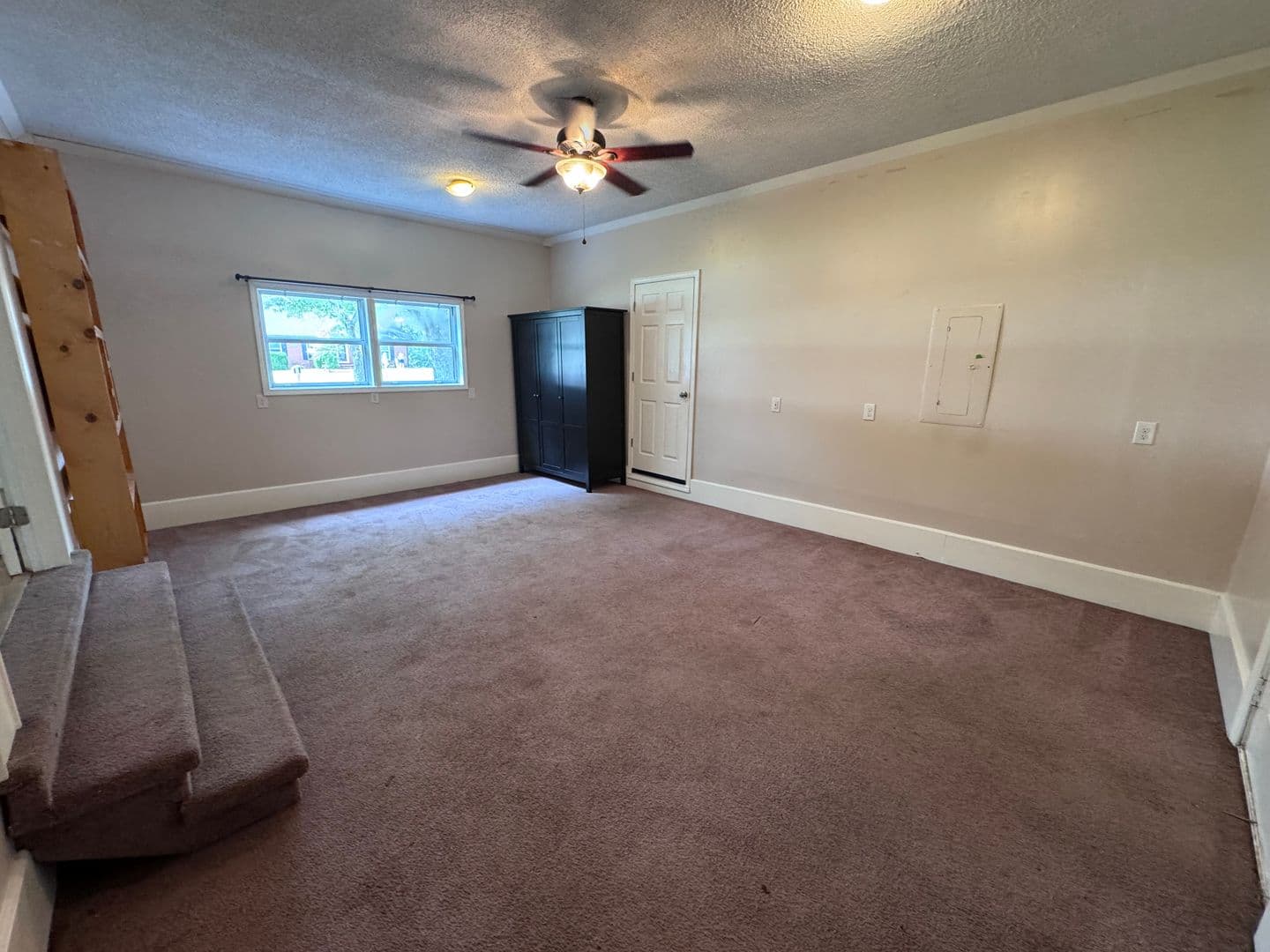 Murray House: 1709 Oakhill Drive S