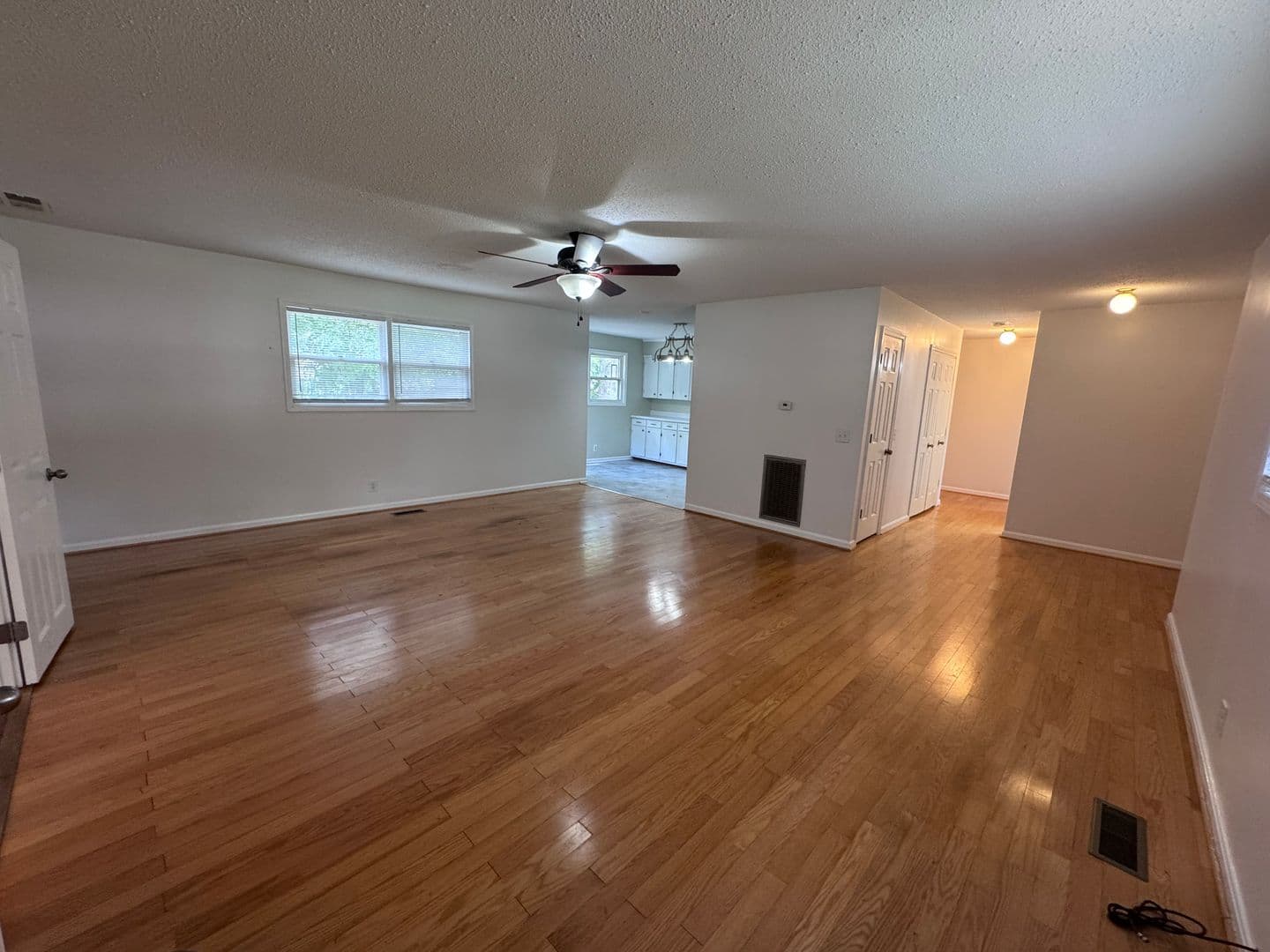 Murray House: 1709 Oakhill Drive S