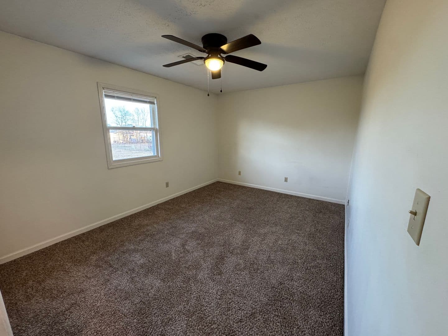 Paducah Apartment: 107 Grogan Circle