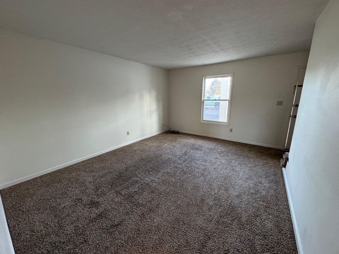 Paducah Apartment: 107 Grogan Circle