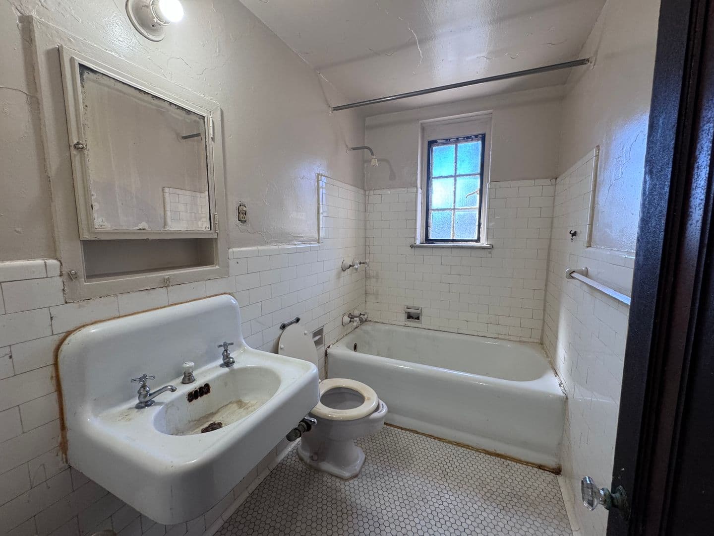 Paducah Apartment: 2142 Jefferson Street 102