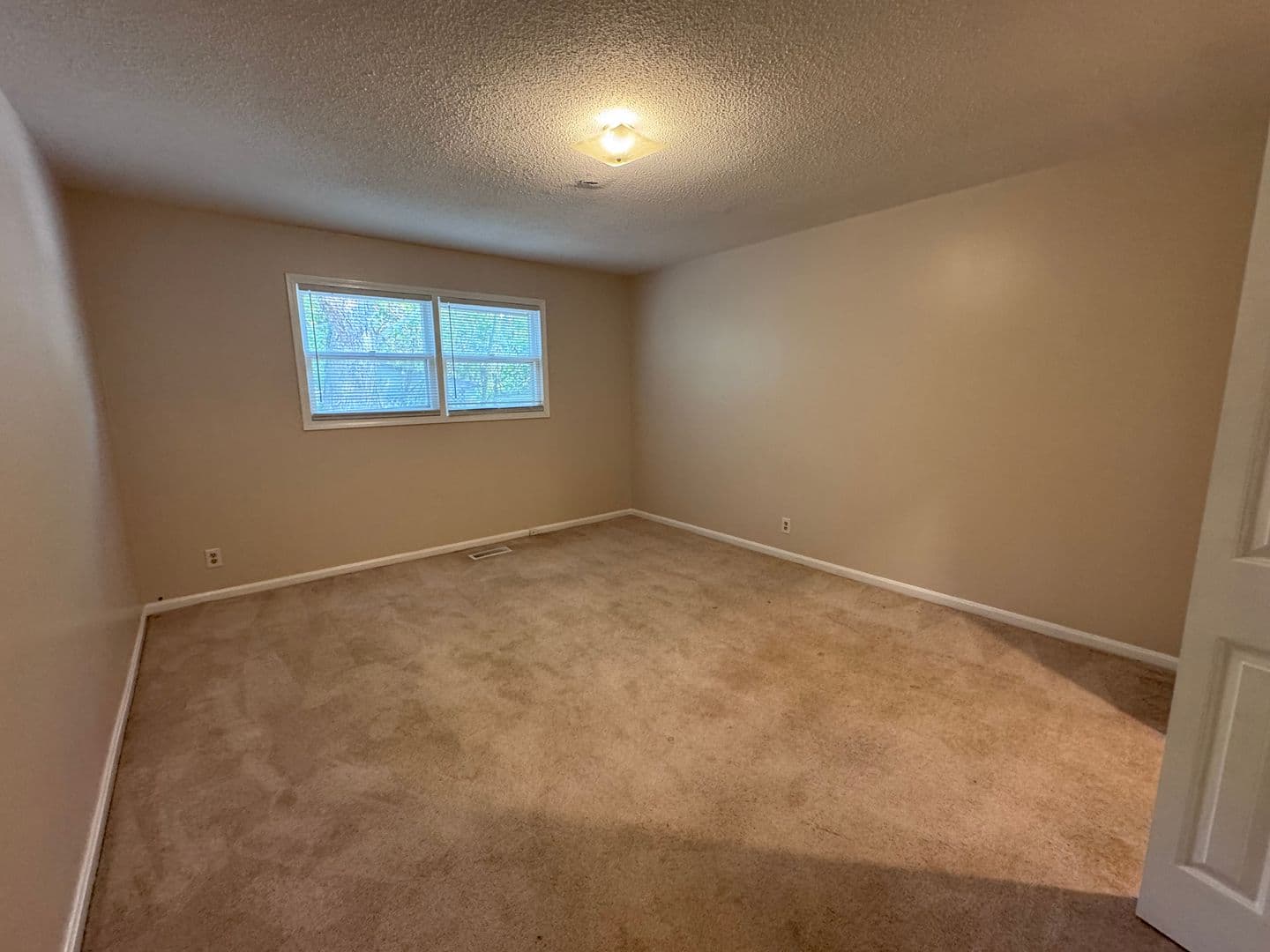 Murray House: 1709 Oakhill Drive S