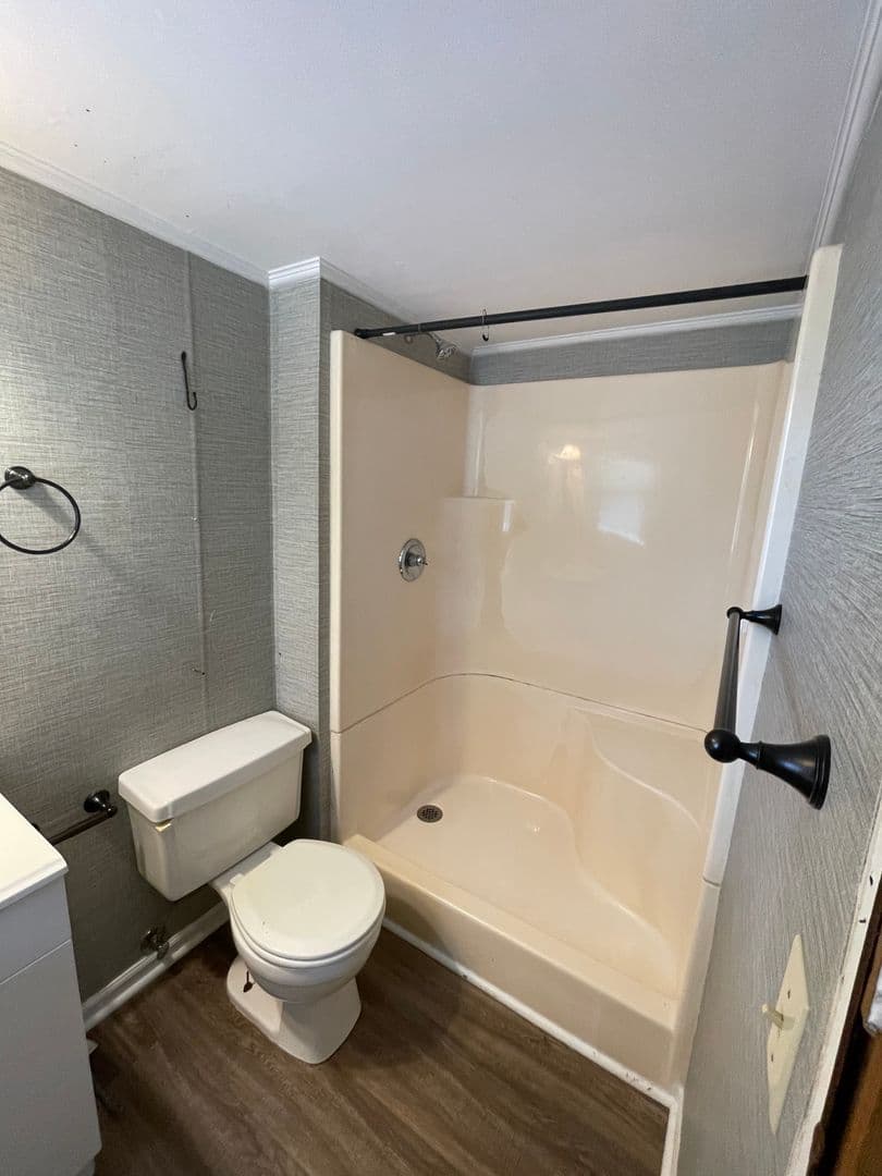 Grand Rivers Apartment: 721 US HWY 62