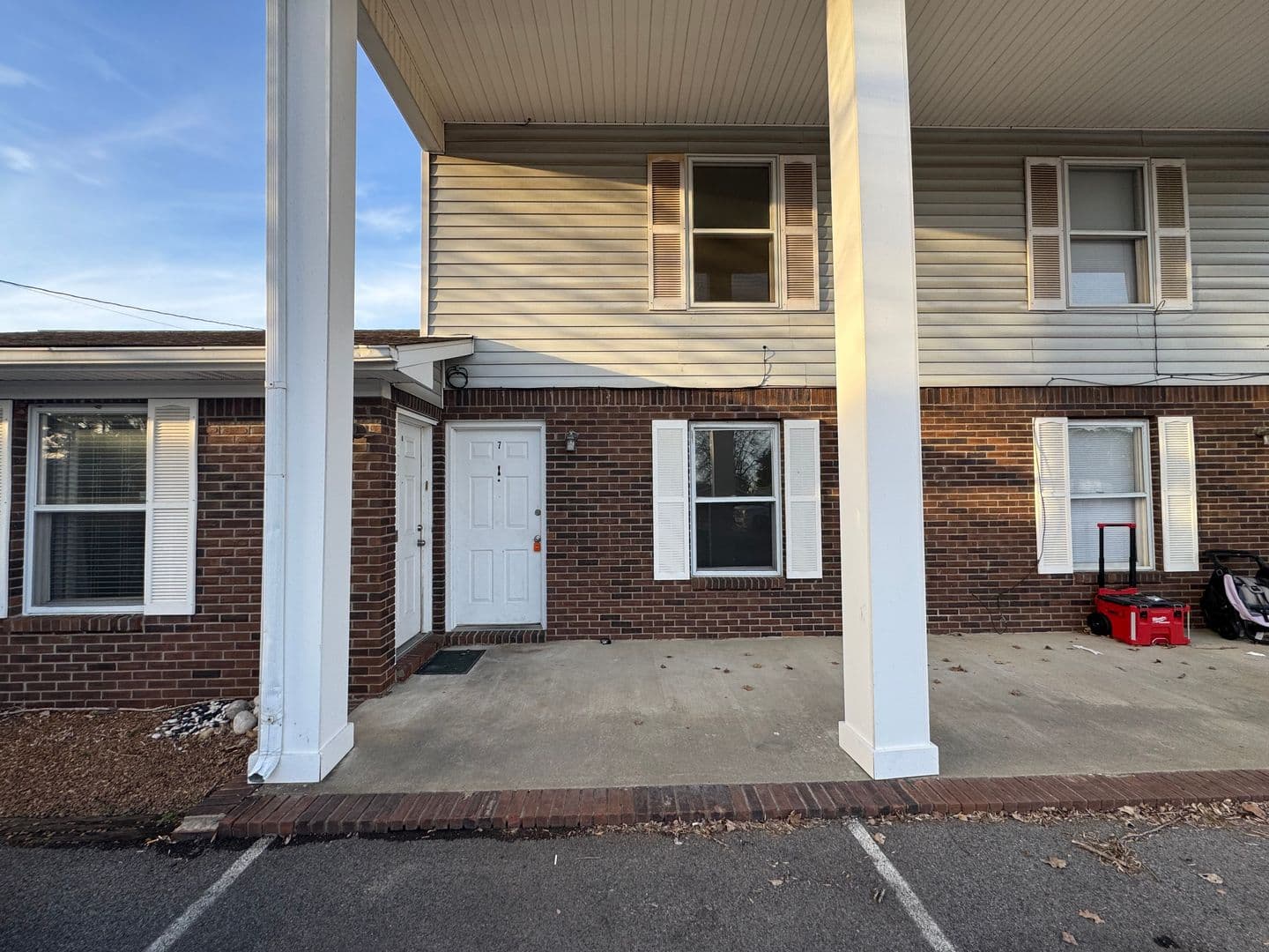 Paducah Apartment: 107 Grogan Circle