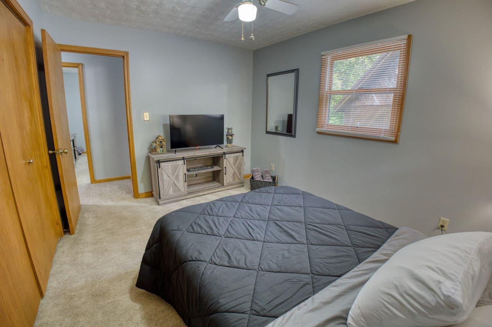 Eddyville Apartment: 75 Forest Glenn Drive - Lakeside Cabin