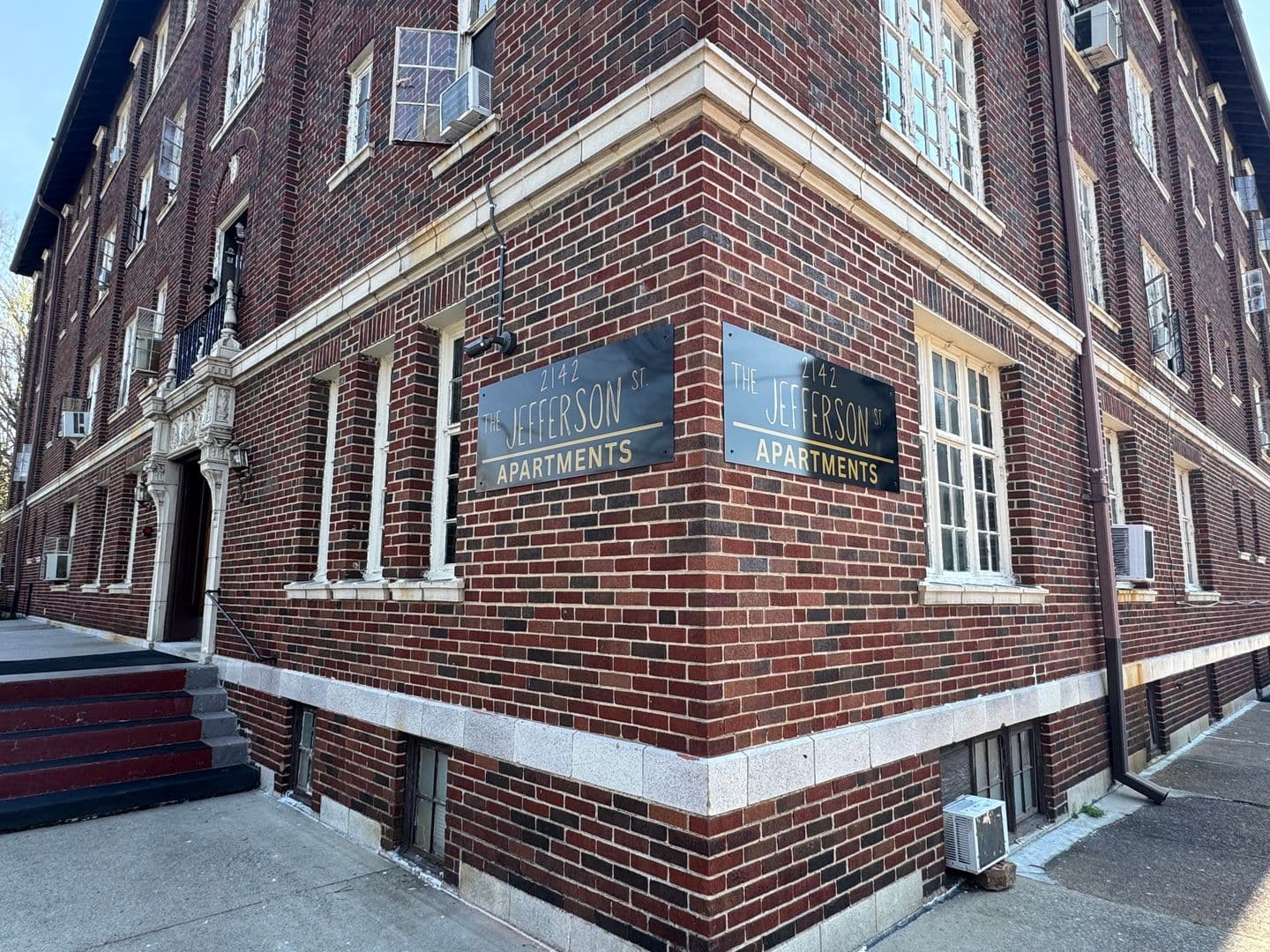 Paducah Apartment: 2142 Jefferson Street 102