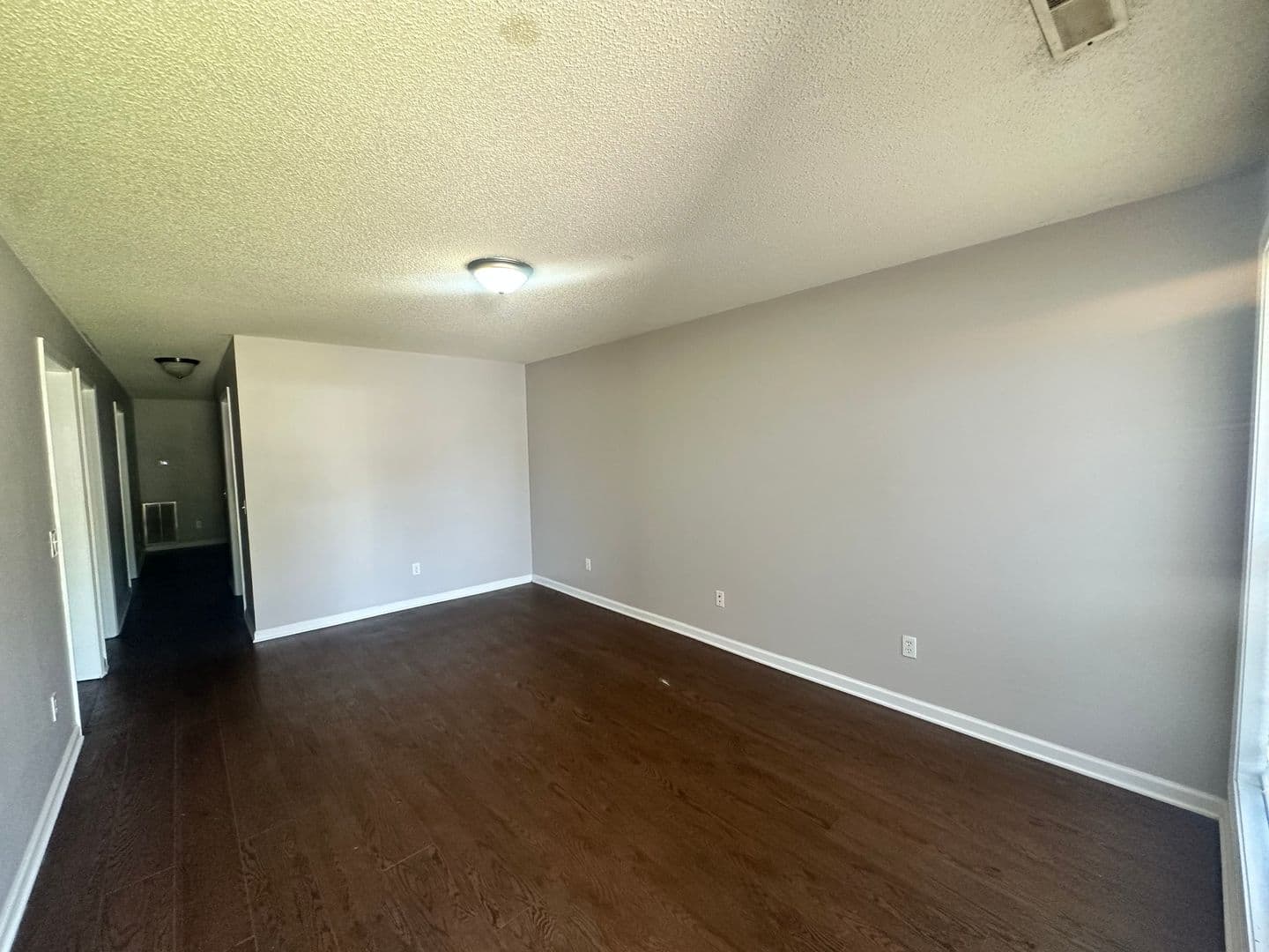 Murray Apartment: 43/47/51/57 Welch Ct