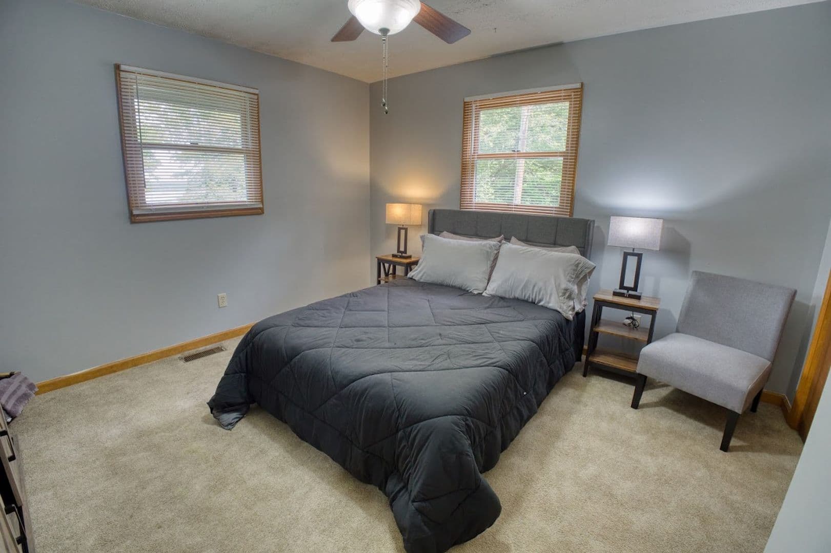 Eddyville Apartment: 75 Forest Glenn Drive - Lakeside Cabin