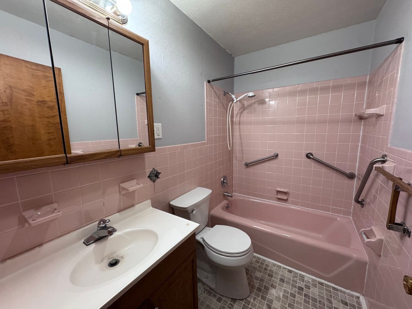 Calvert City Apartment: 937 E 6th Ave