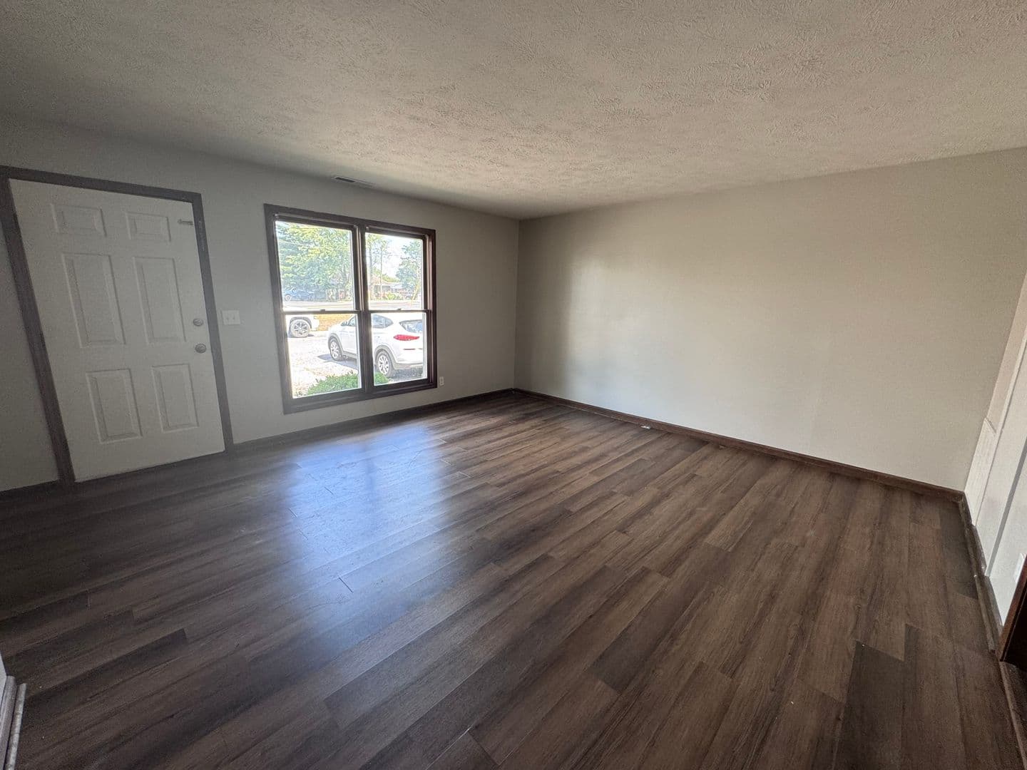 Paducah Apartment: 109 Lakeview Drive