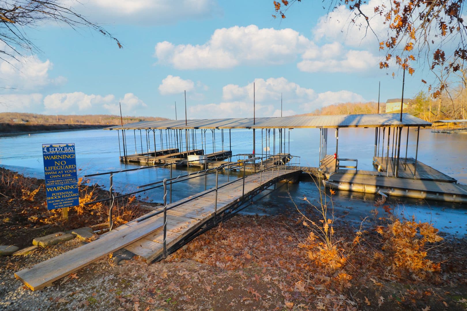 Eddyville Apartment: 75 Forest Glenn Drive - Lakeside Cabin