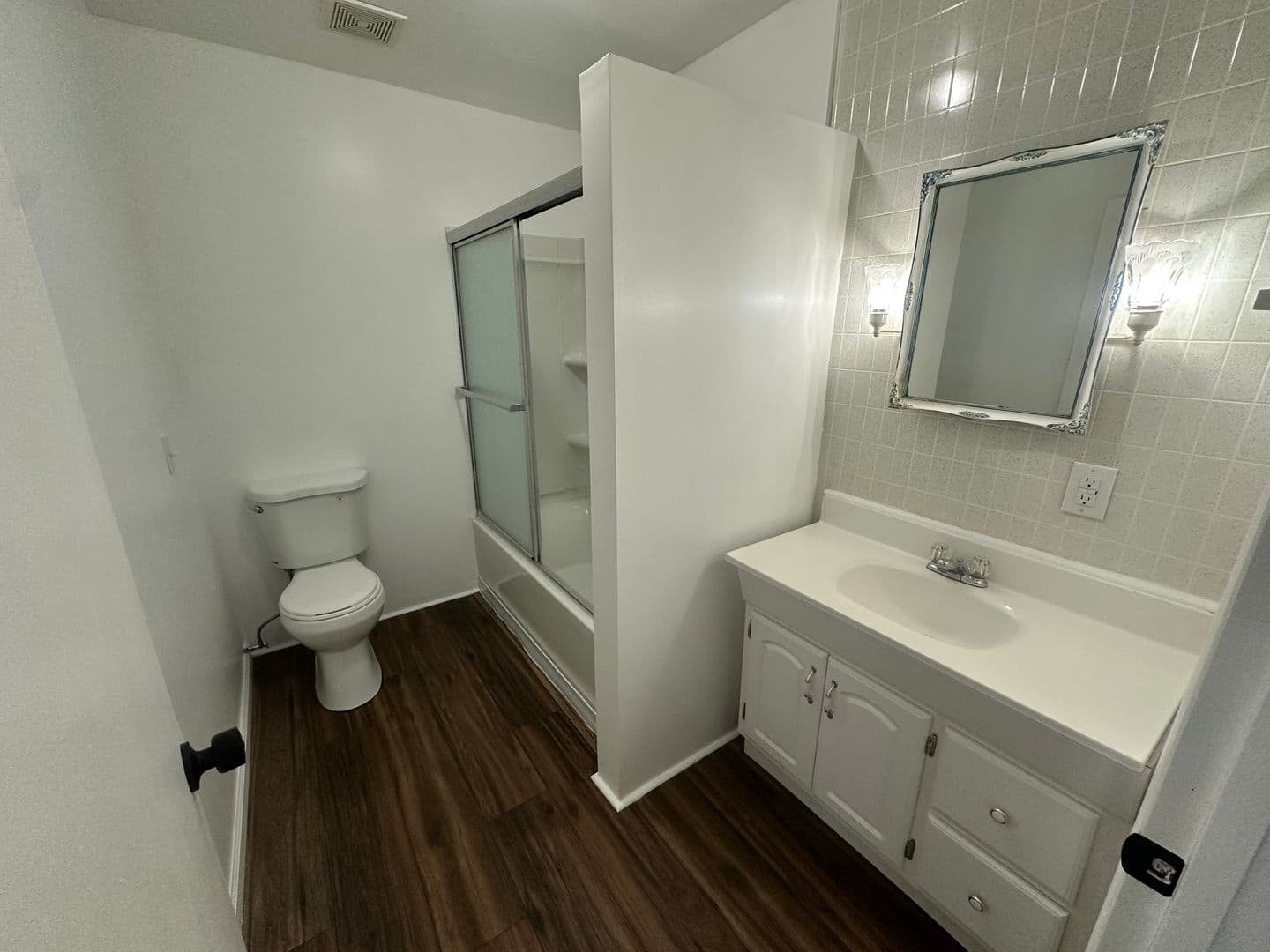 Grand Rivers Apartment: 630 Jennings Road