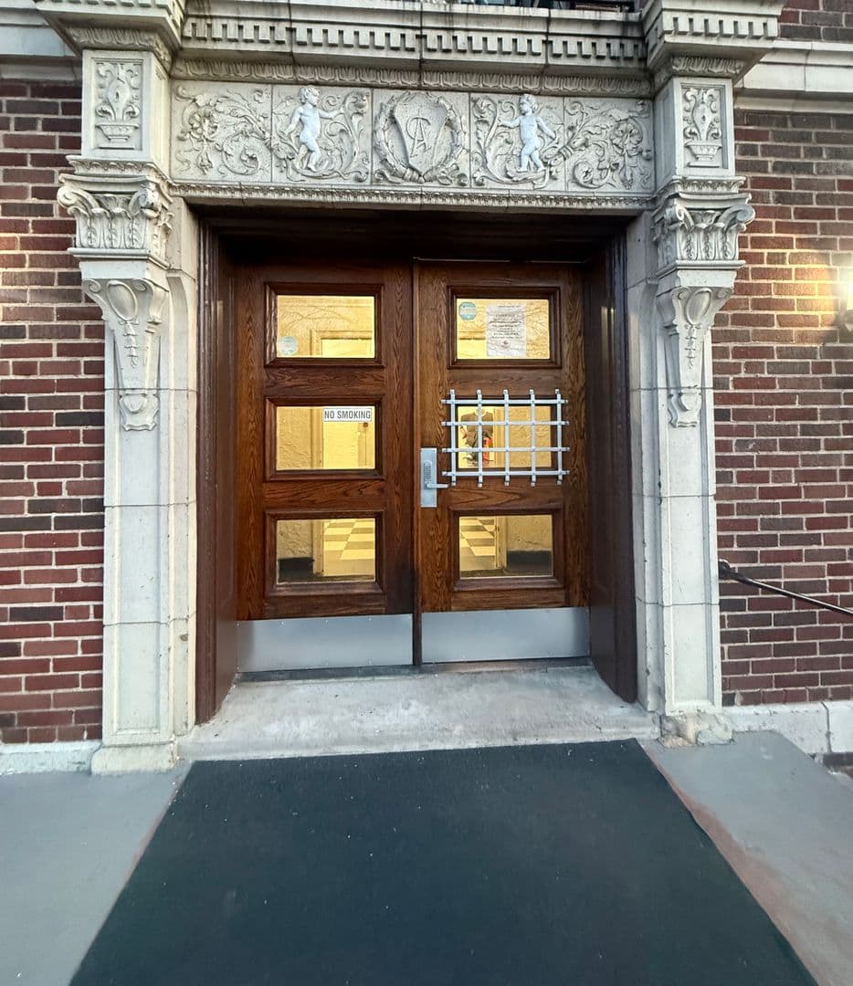 Paducah Apartment: 2142 Jefferson Street 102