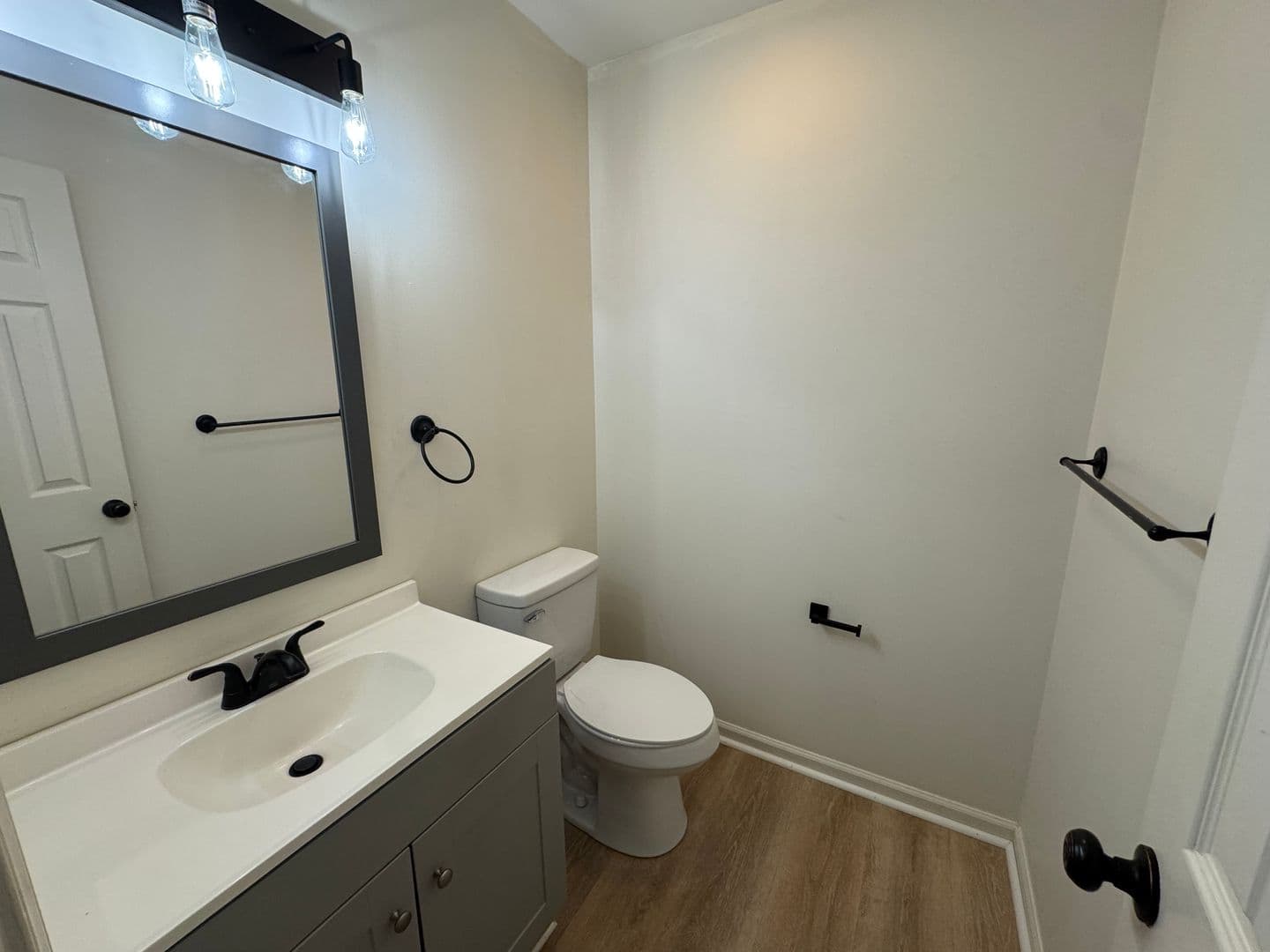 Paducah Apartment: 107 Grogan Circle