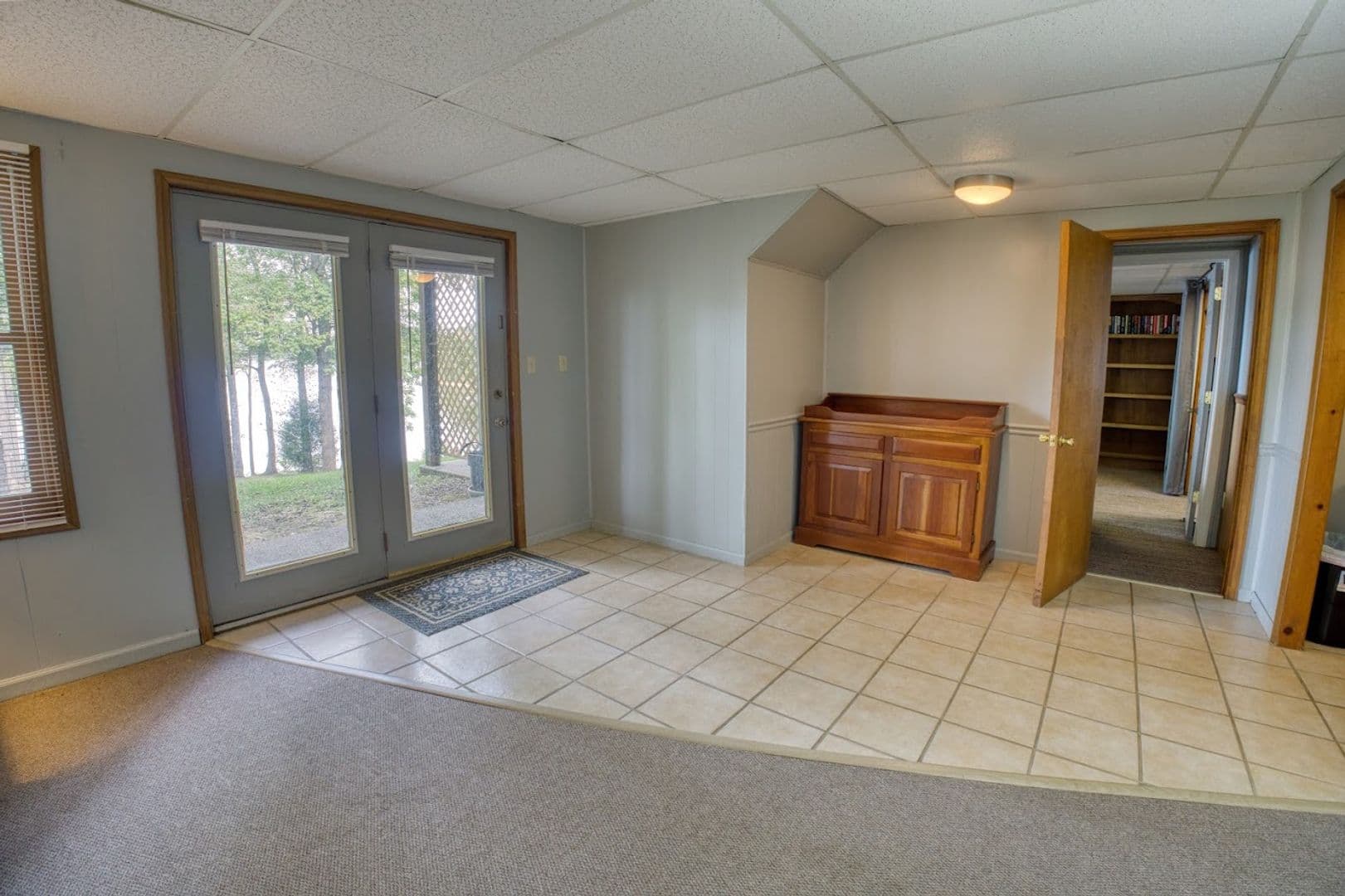 Eddyville Apartment: 75 Forest Glenn Drive - Lakeside Cabin