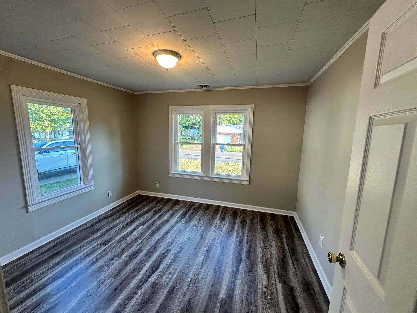 Benton House: 303 W 8th Street
