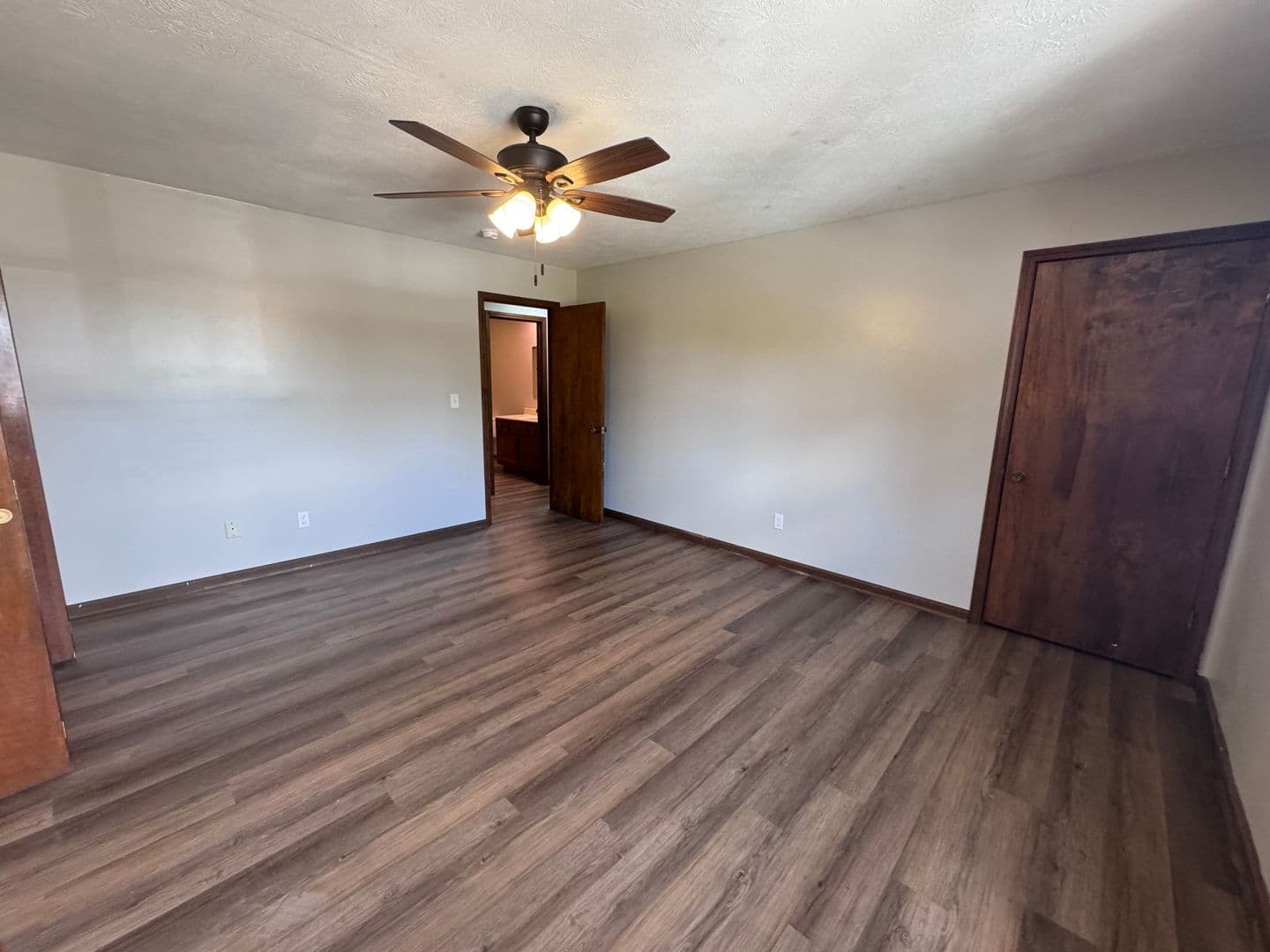 Paducah Apartment: 109 Lakeview Drive